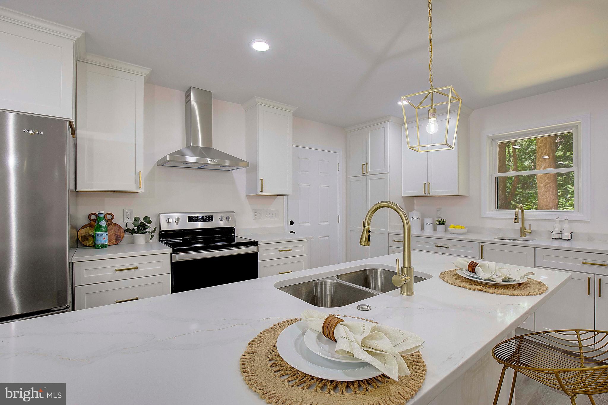 LAKE KARYLBROOK - Residential