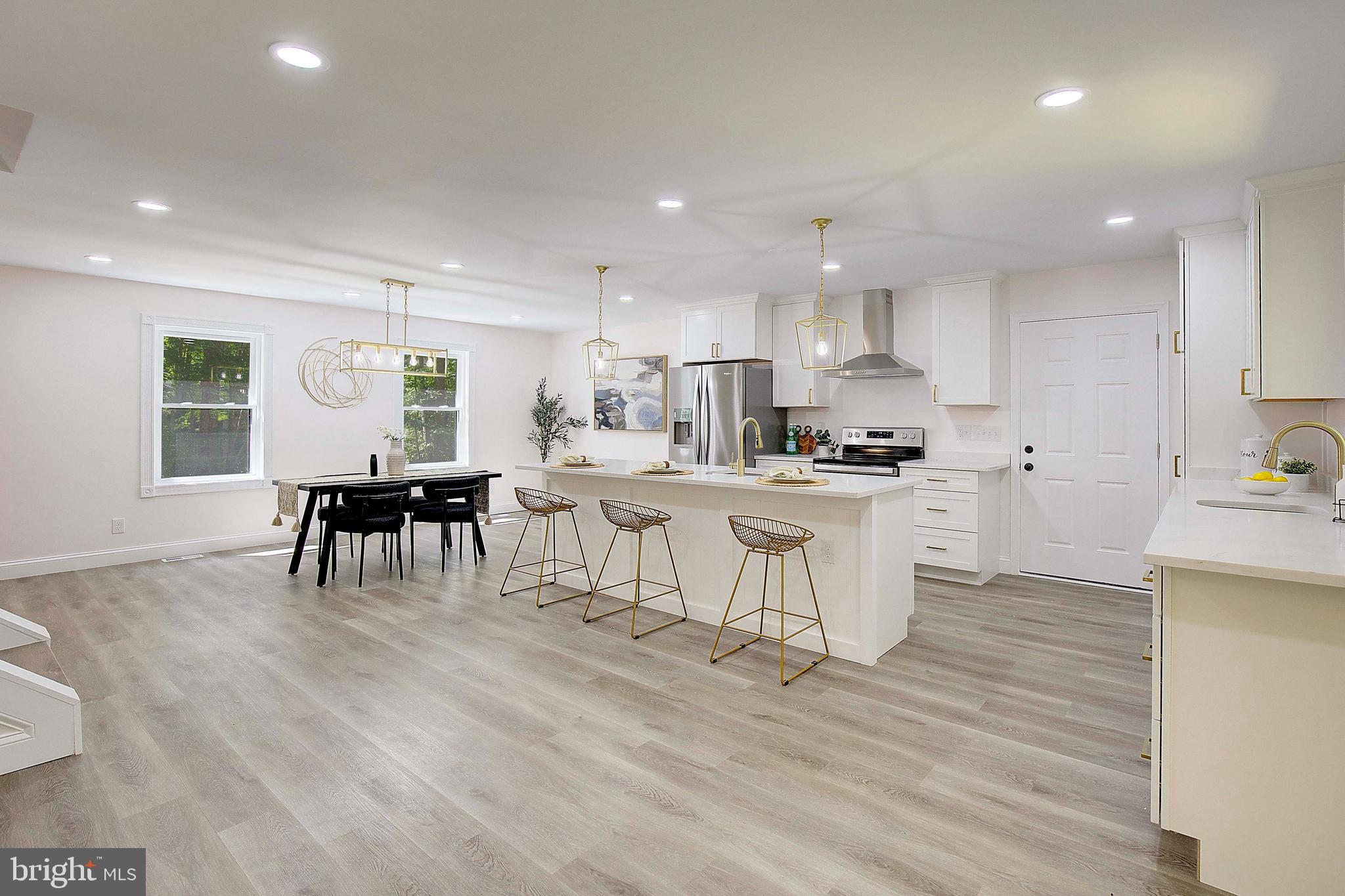 LAKE KARYLBROOK - Residential