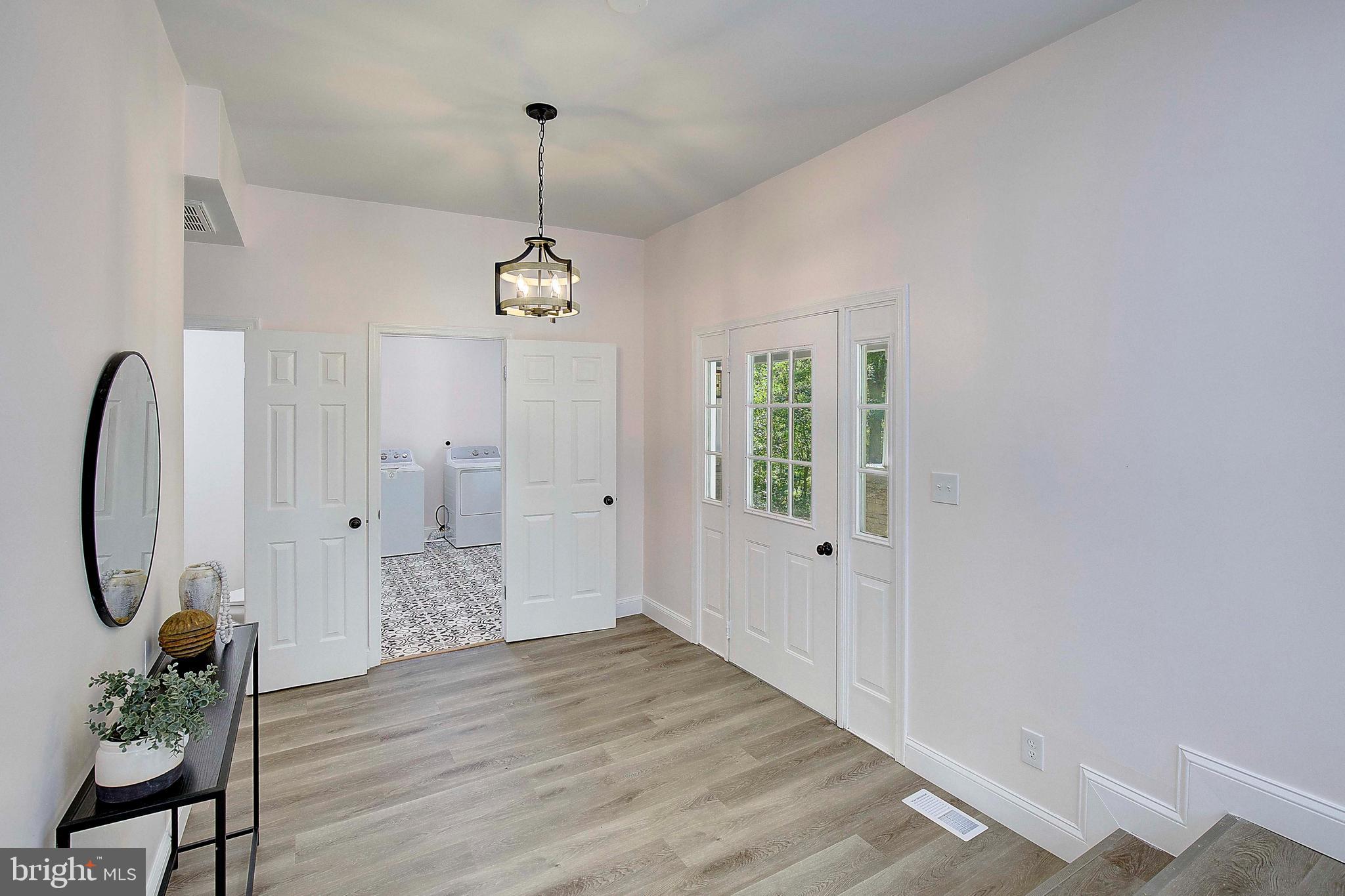 LAKE KARYLBROOK - Residential