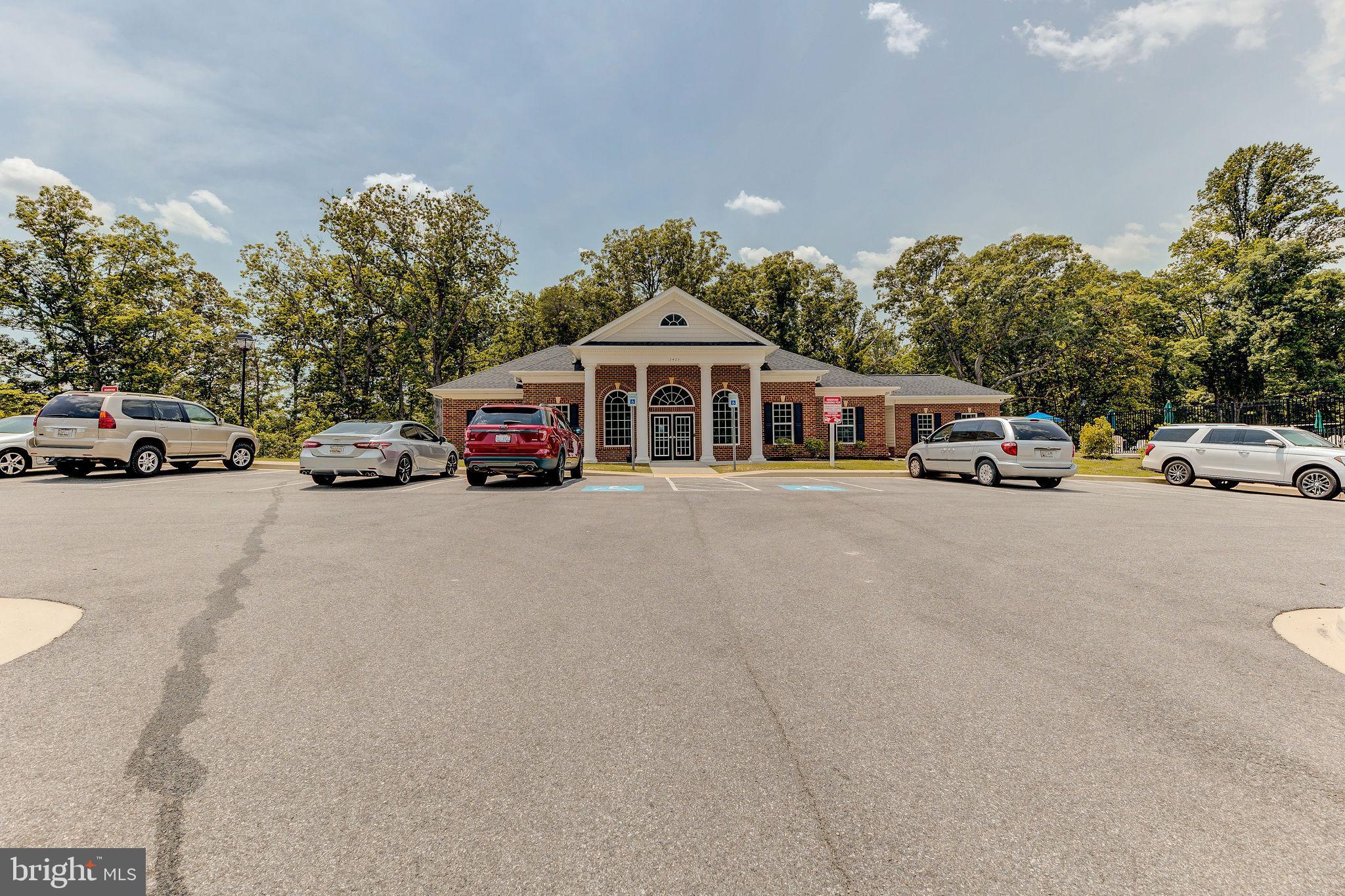 OAKLAND HALL - Residential