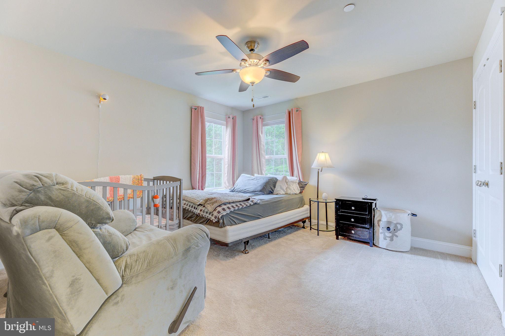 OAKLAND HALL - Residential