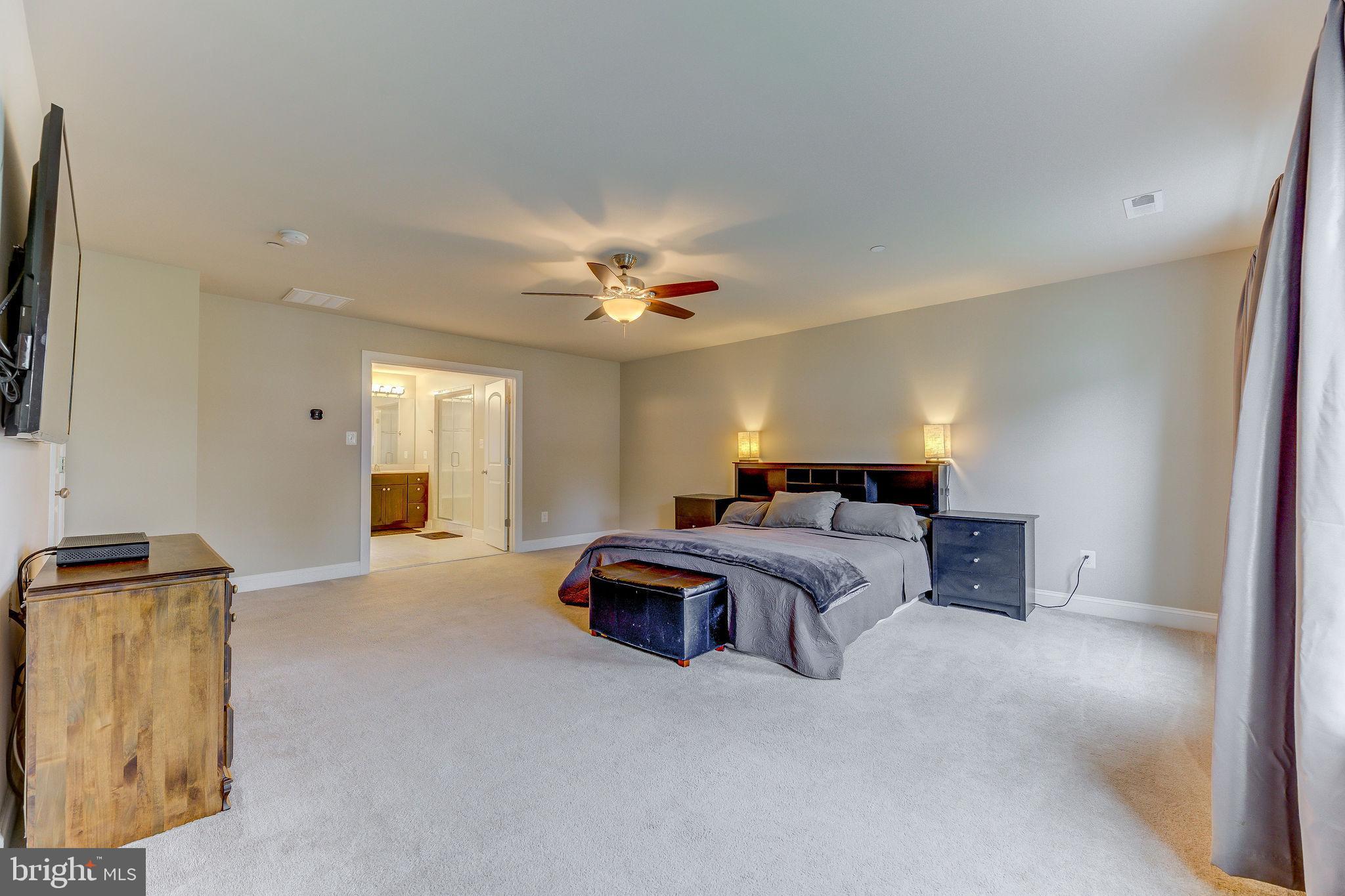 OAKLAND HALL - Residential