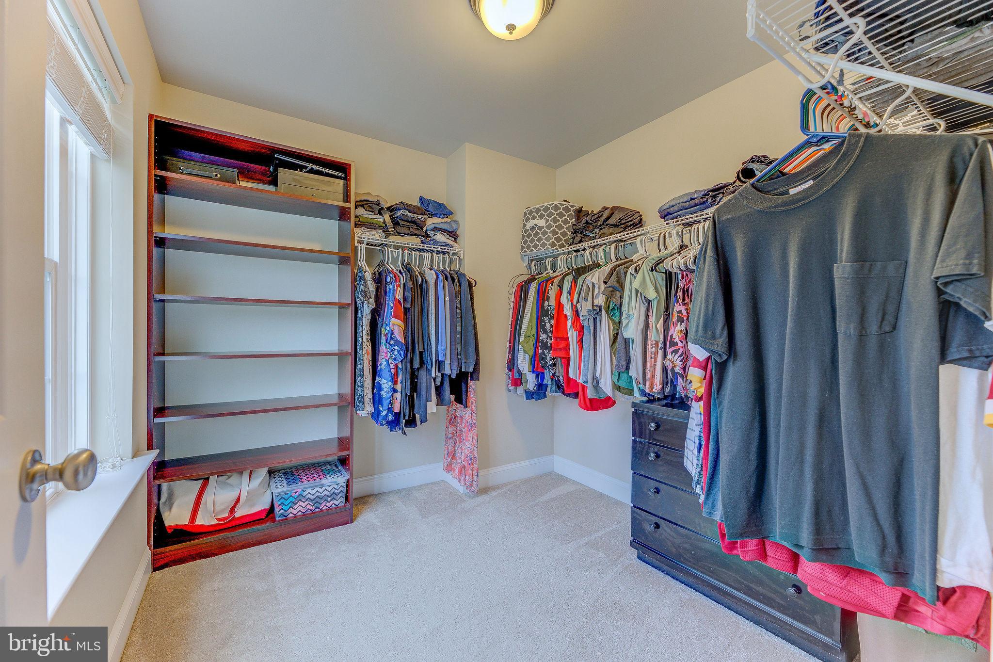 OAKLAND HALL - Residential