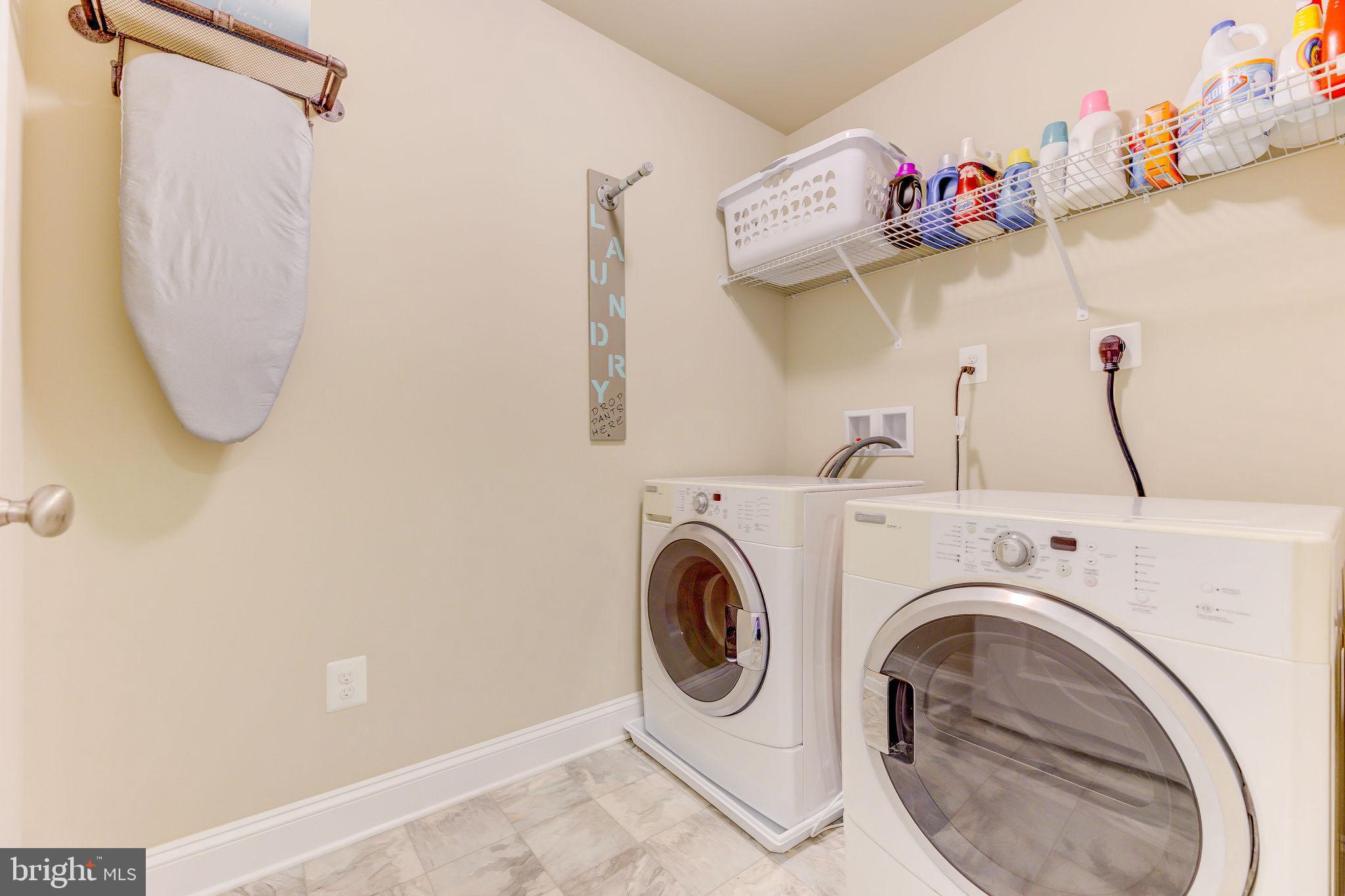 OAKLAND HALL - Residential