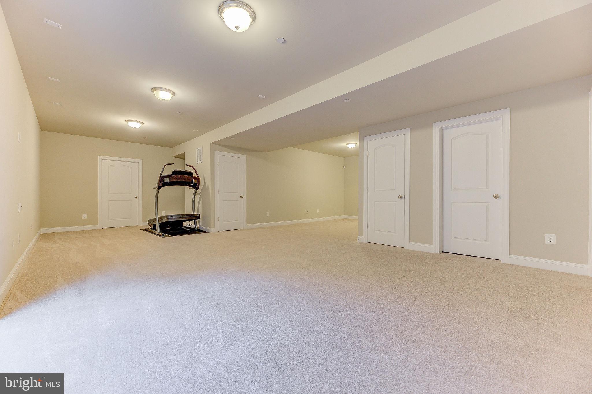 OAKLAND HALL - Residential