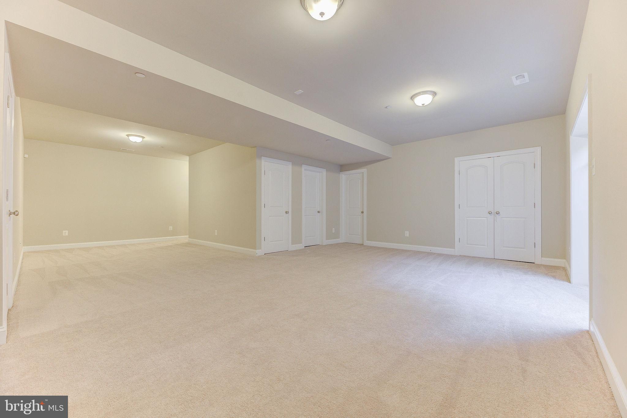 OAKLAND HALL - Residential