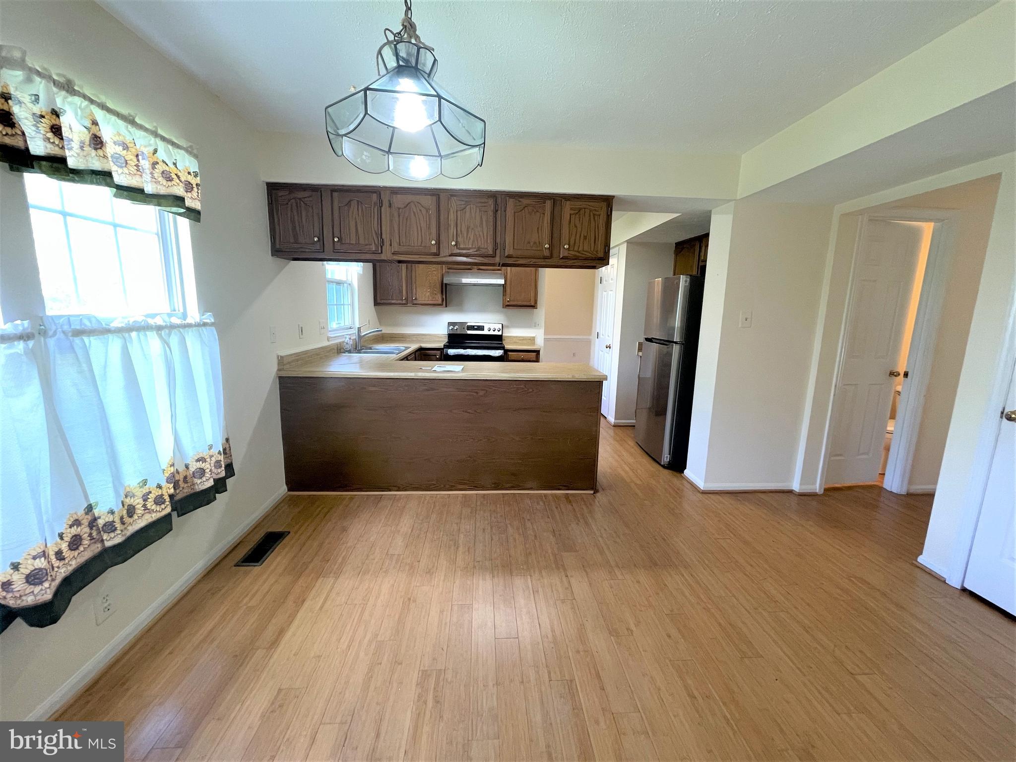 SPRINGFIELD MANOR CLUSTER - Residential Lease