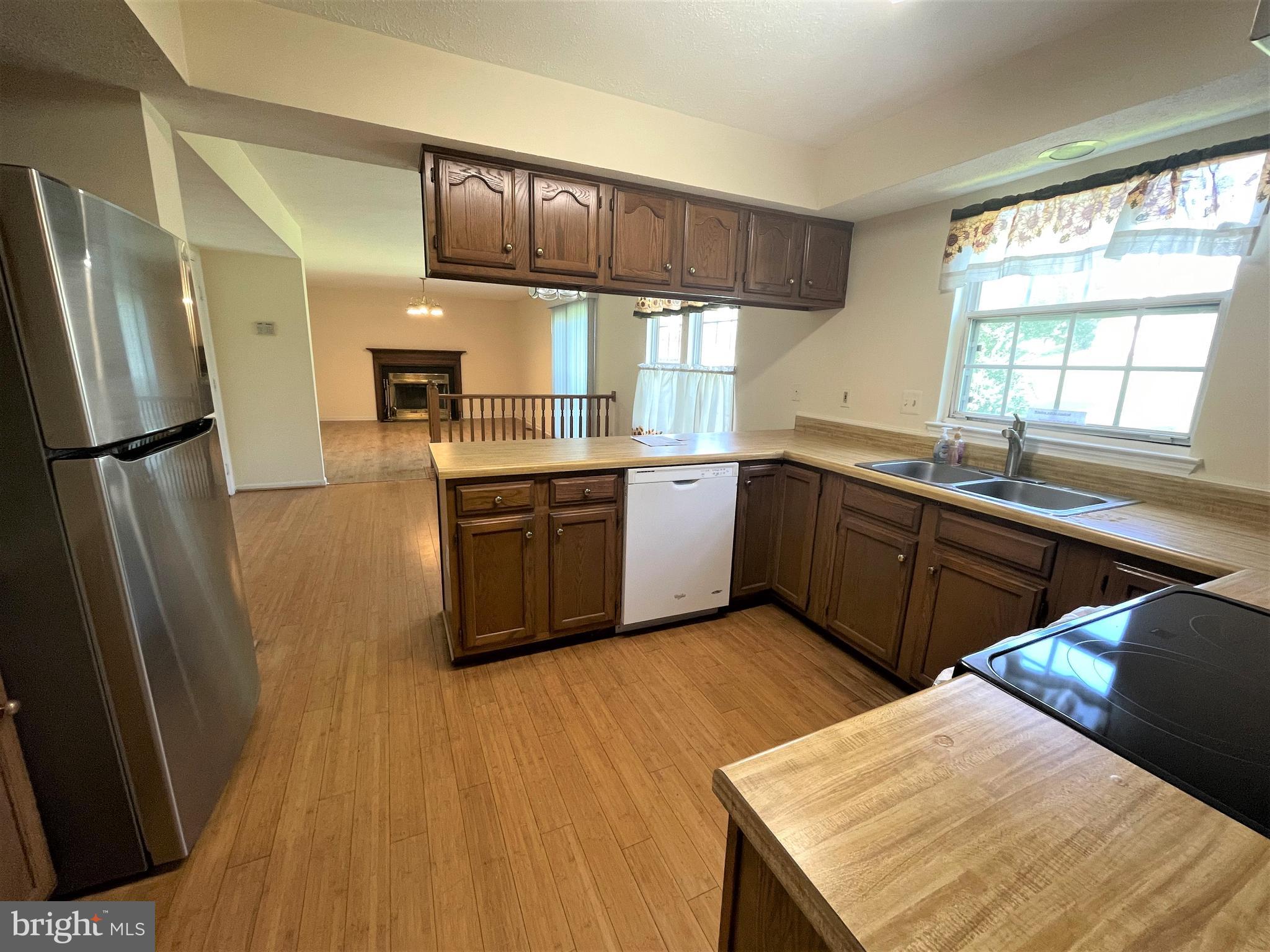 SPRINGFIELD MANOR CLUSTER - Residential Lease