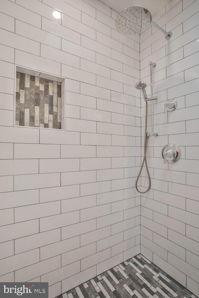 HUME SPRINGS - Residential Lease