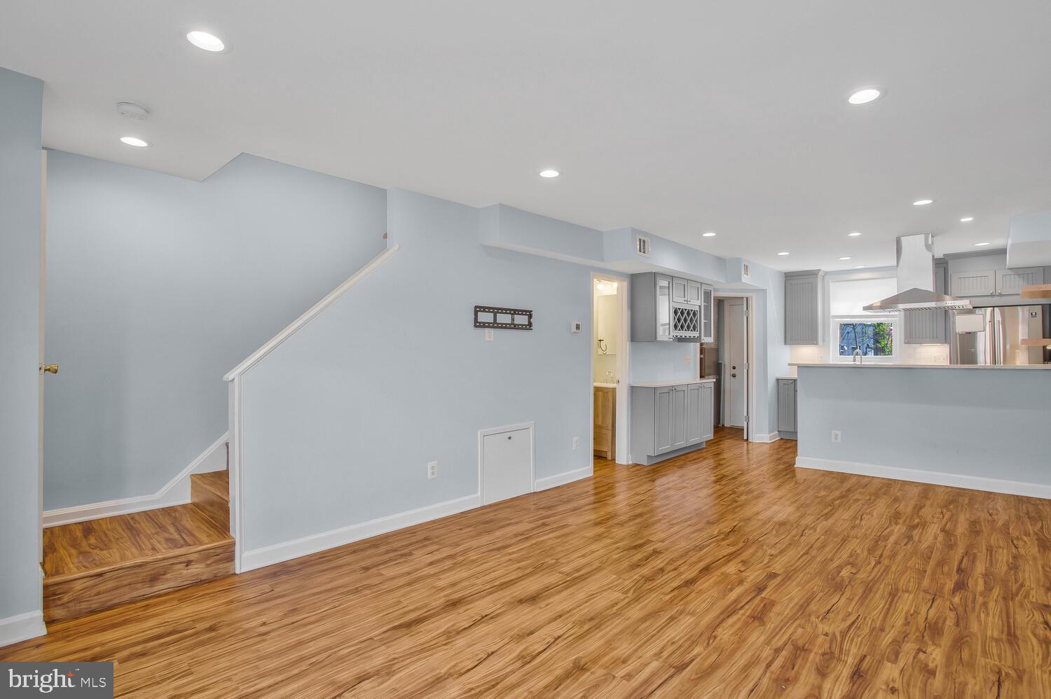 HUME SPRINGS - Residential Lease