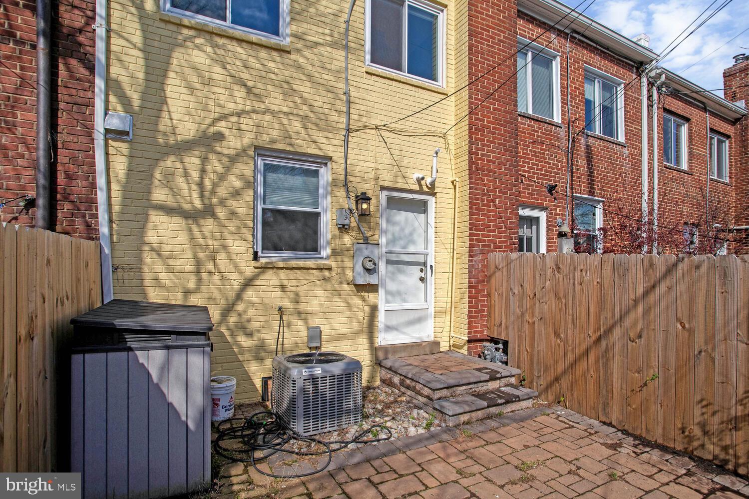 HUME SPRINGS - Residential Lease