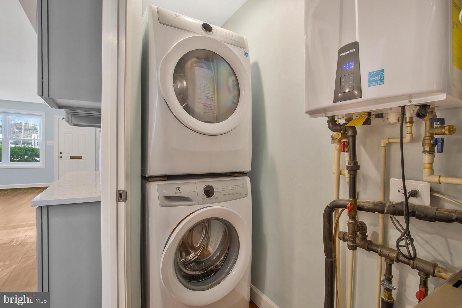 HUME SPRINGS - Residential Lease