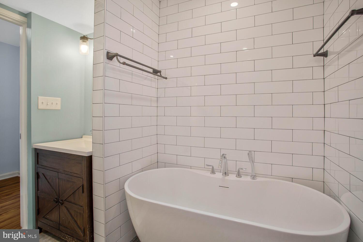 HUME SPRINGS - Residential Lease