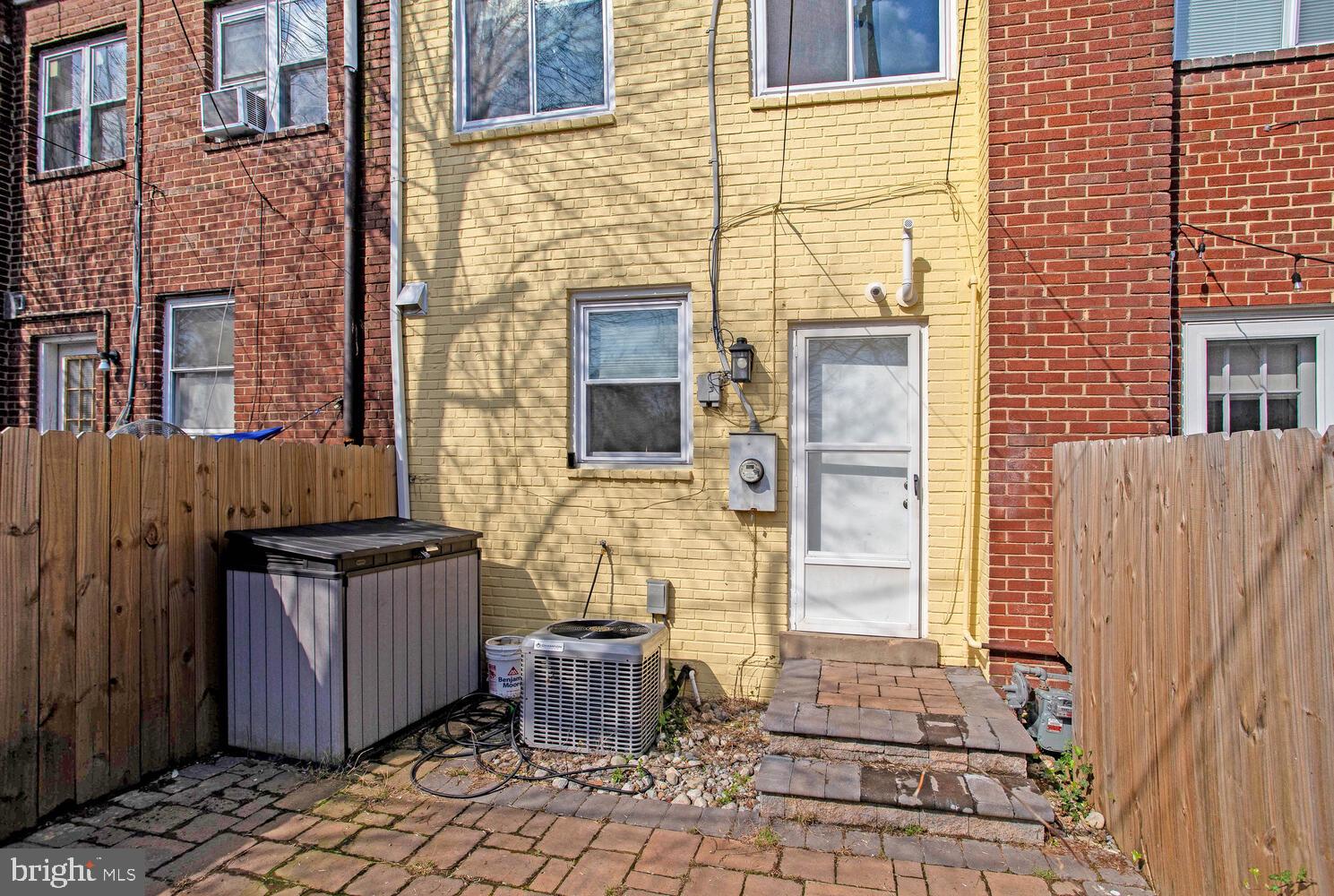 HUME SPRINGS - Residential Lease