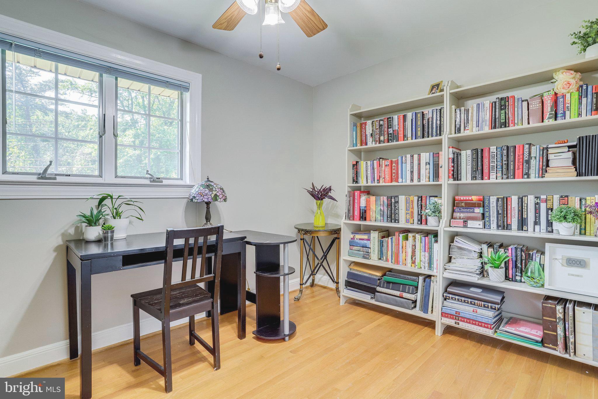 BROYHILL PARK - Residential