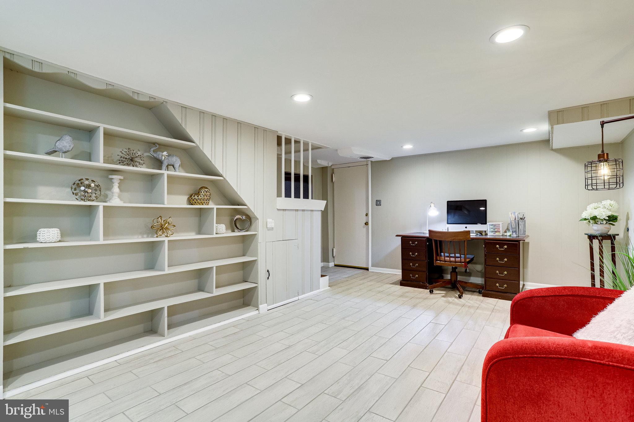 BROYHILL PARK - Residential