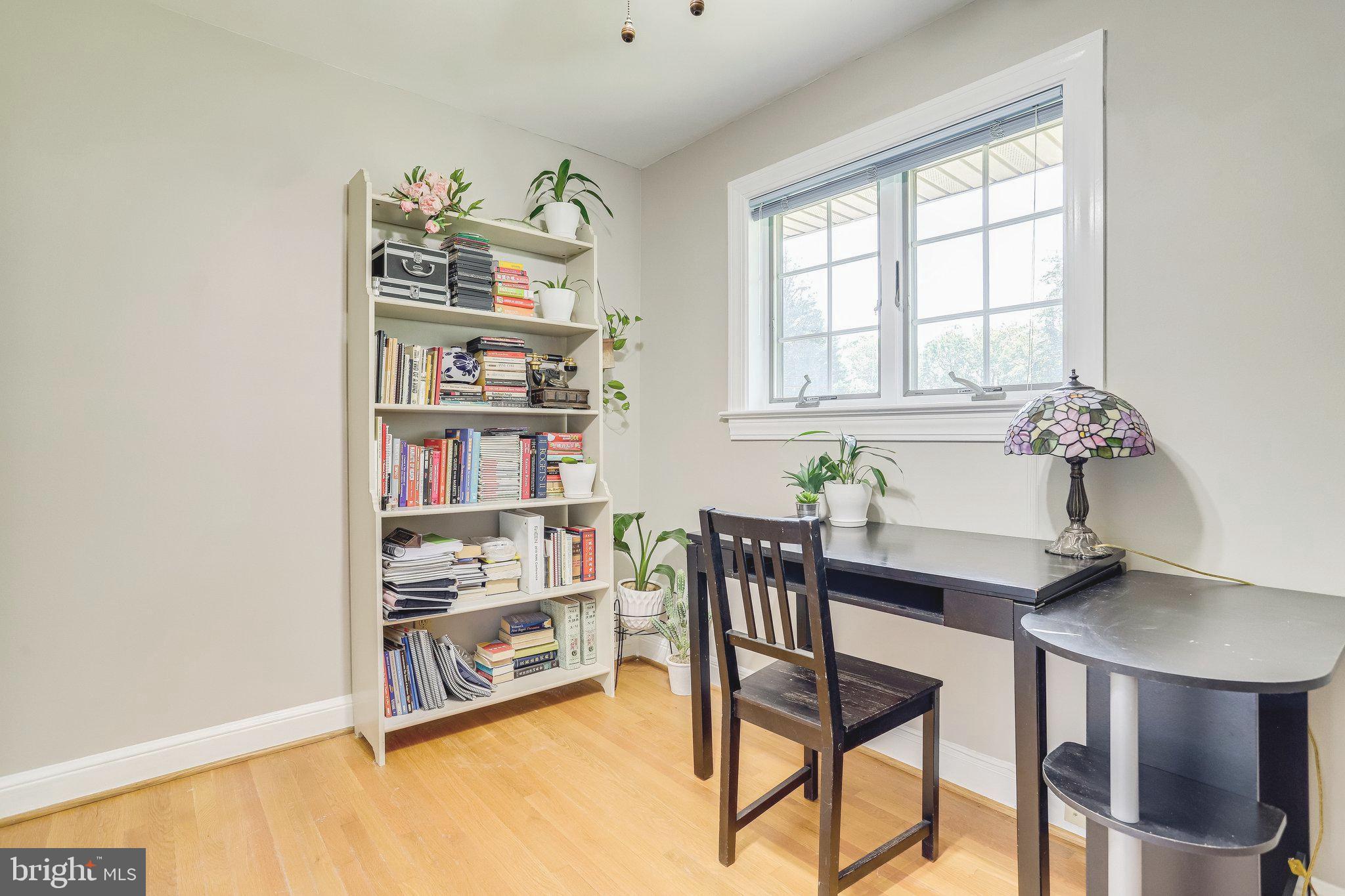 BROYHILL PARK - Residential