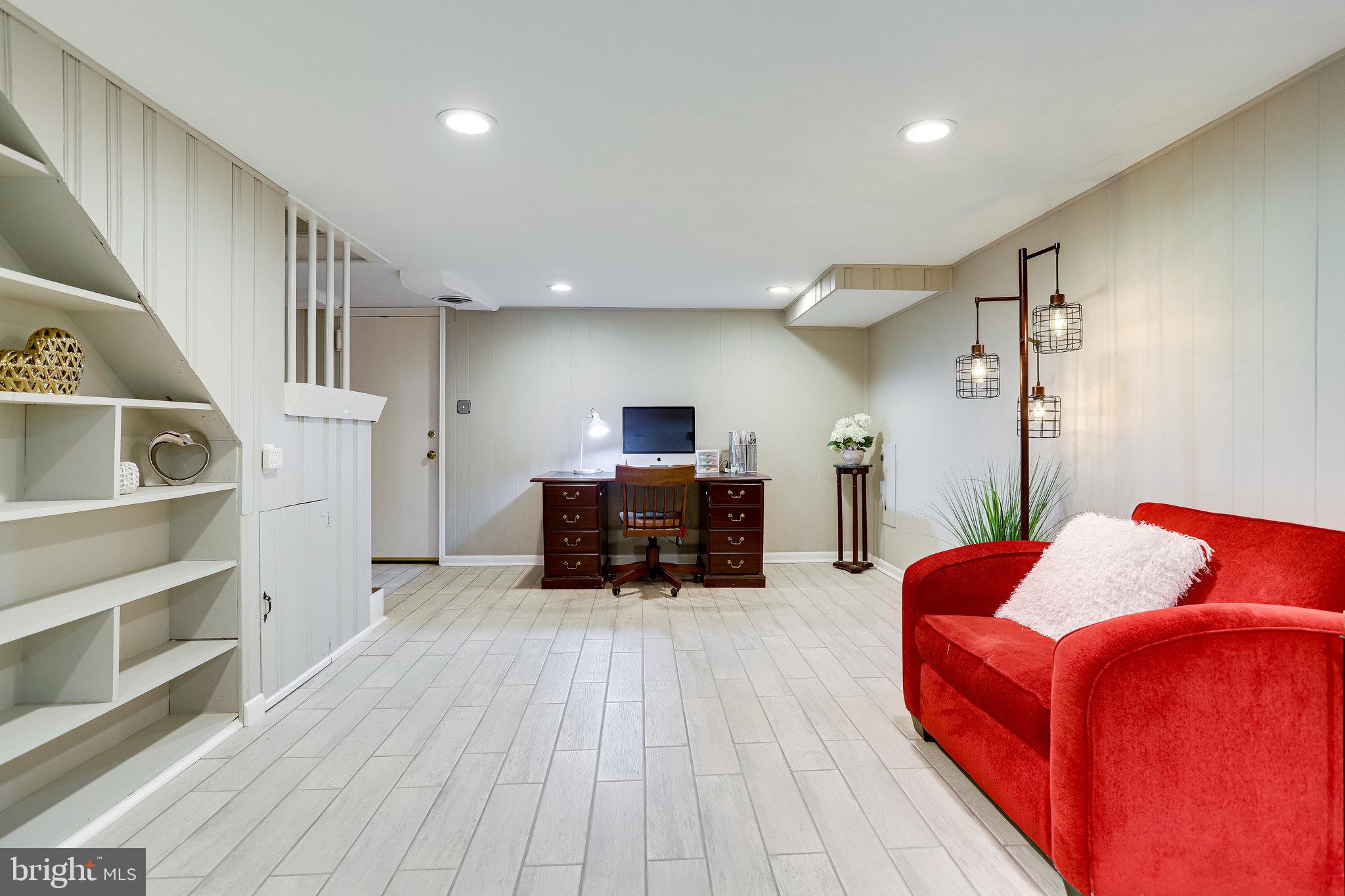 BROYHILL PARK - Residential