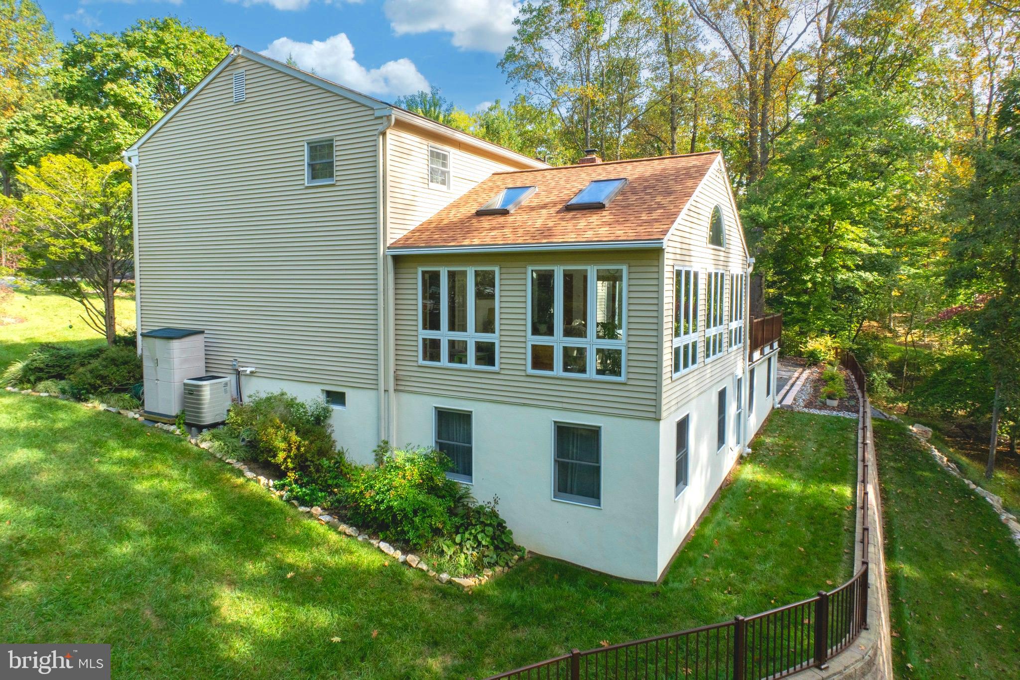 ASHBRIDGE - Residential