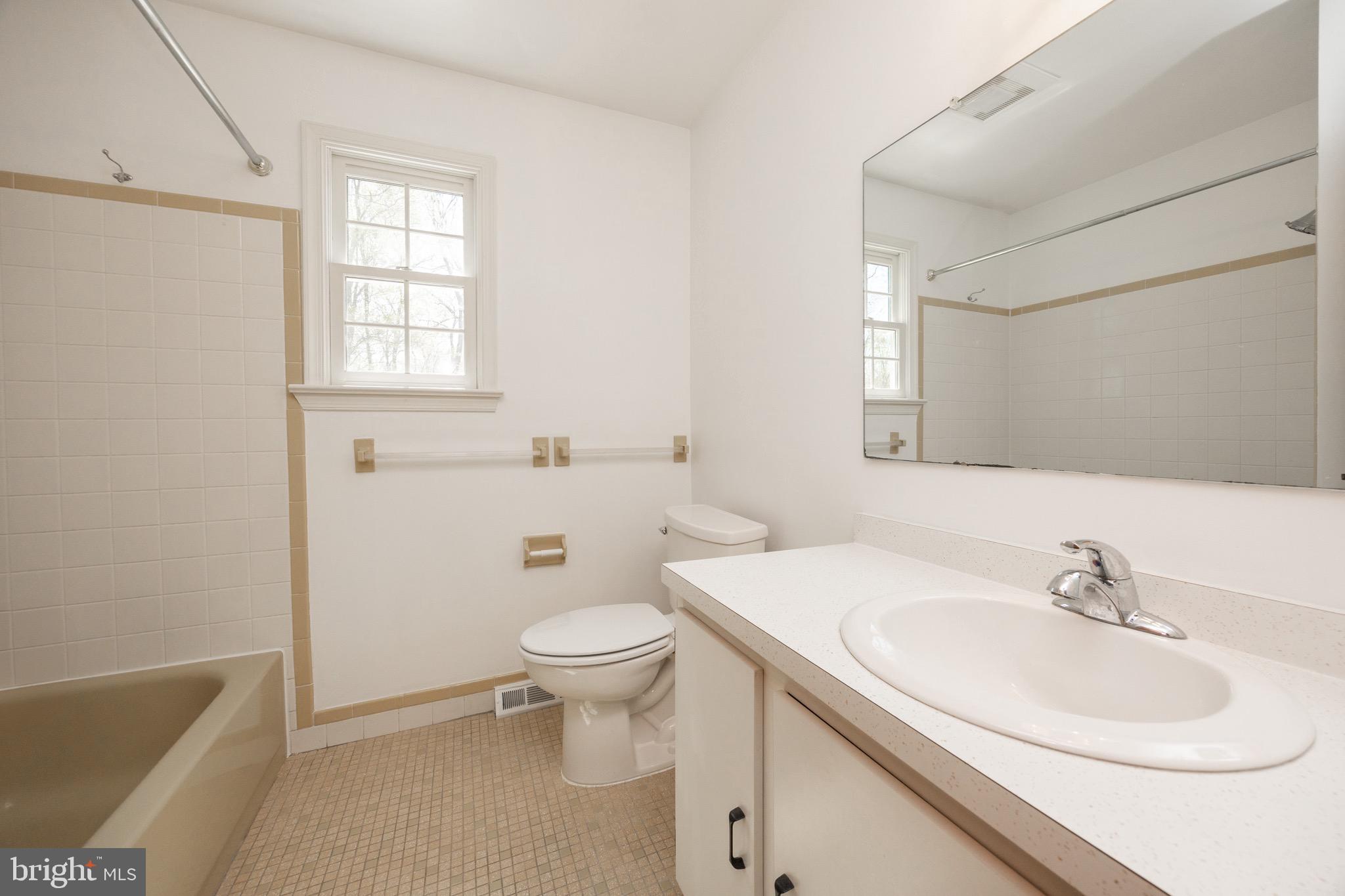 ASHBRIDGE - Residential