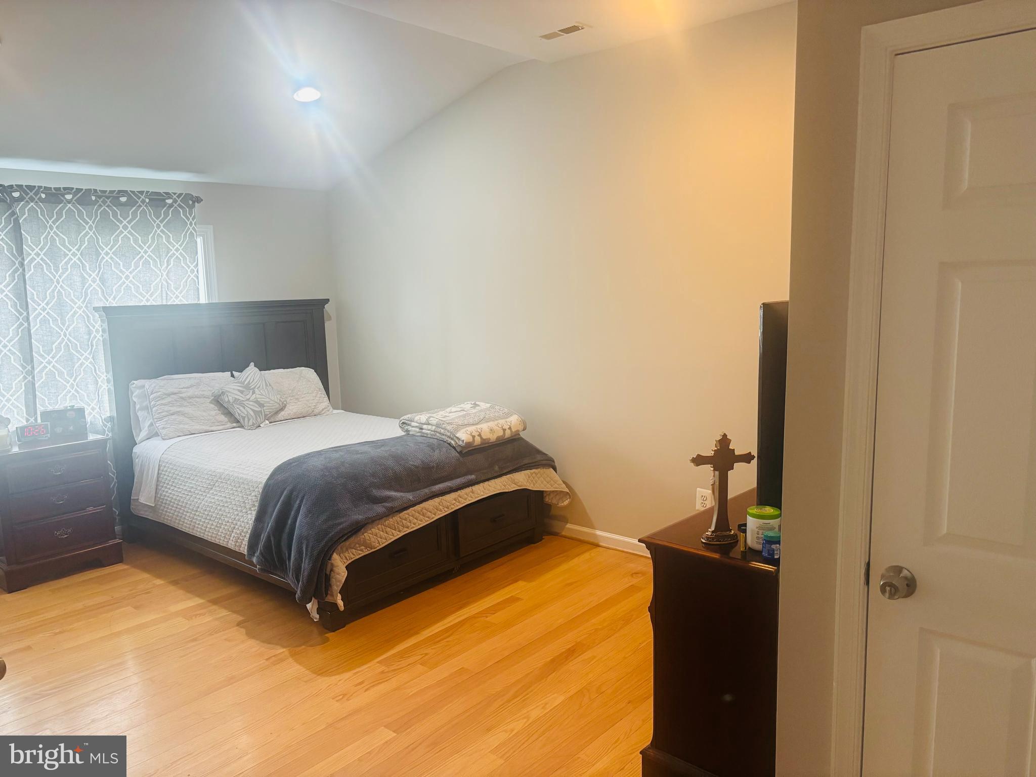 CASCADES - Residential Lease