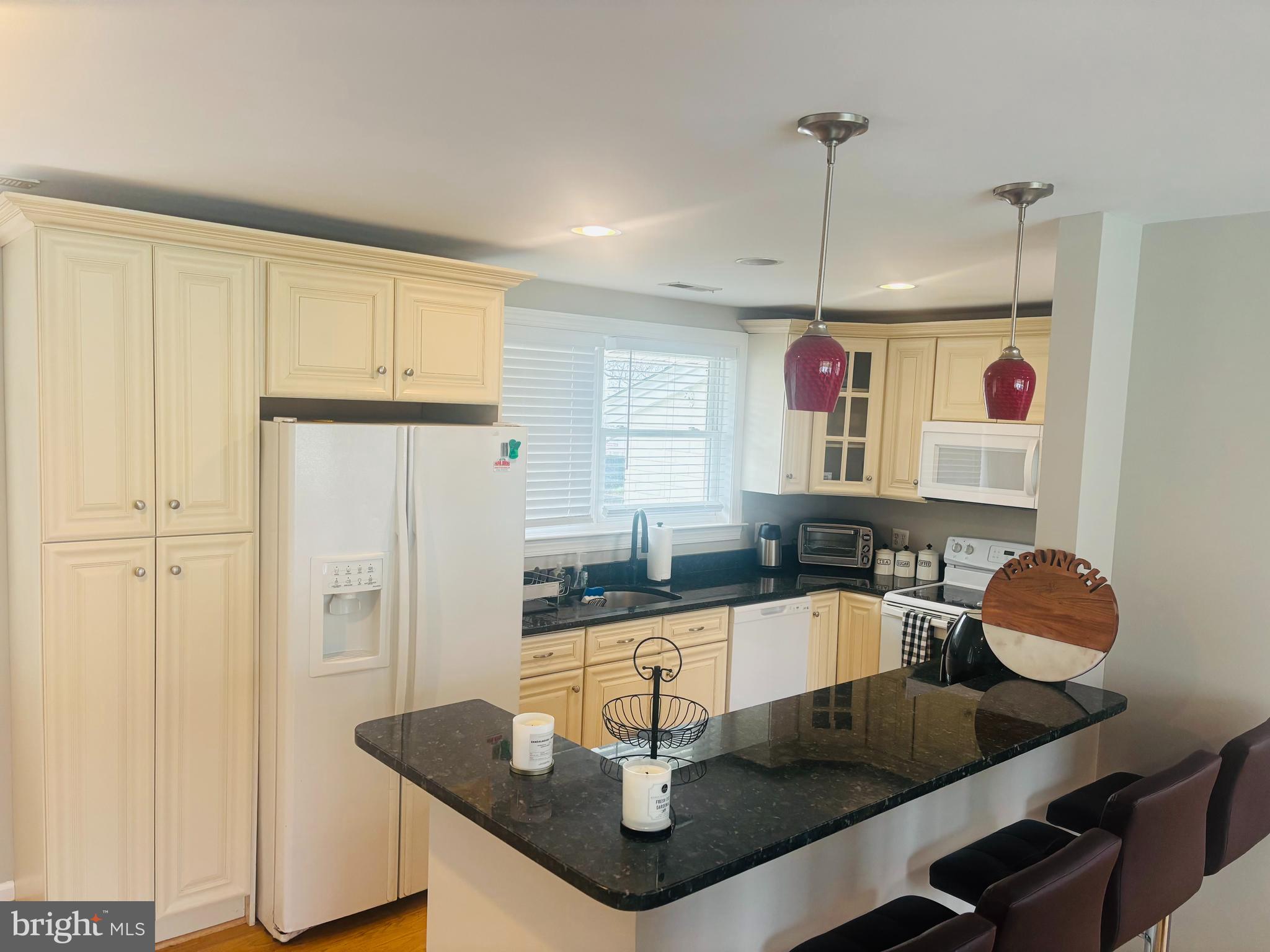 CASCADES - Residential Lease