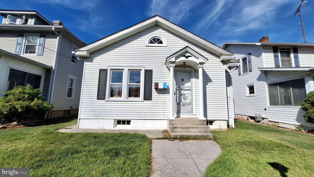 Photo of 324 E Pleasant Street, HANOVER, PA 17331 (MLS # PAYK2091222)