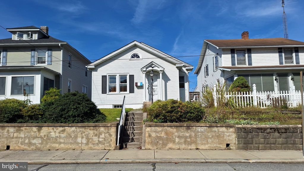 Photo of 324 E Pleasant Street, HANOVER, PA 17331 (MLS # PAYK2091222)