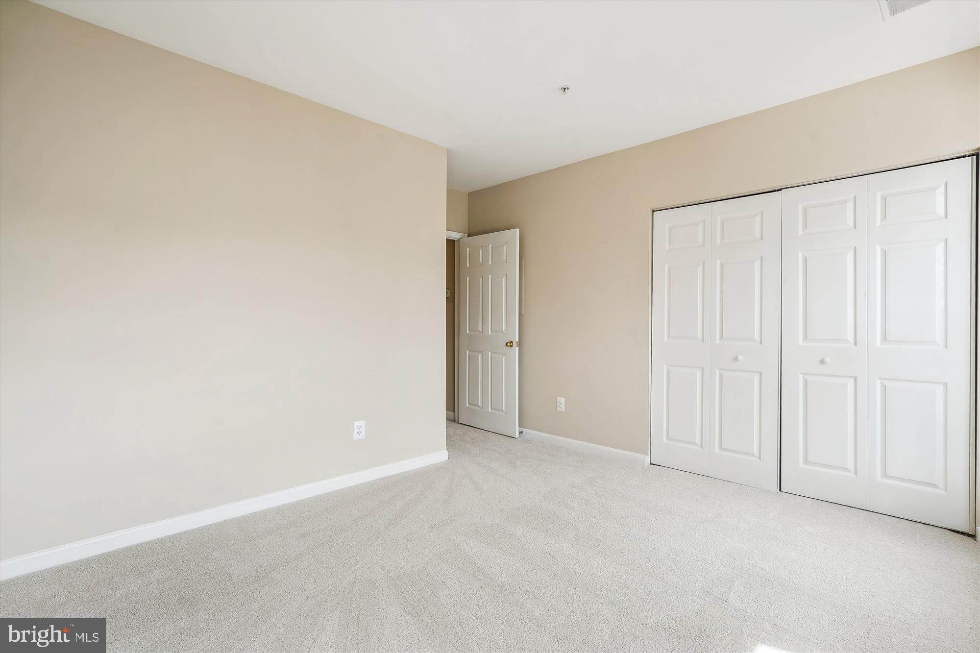 LAKESIDE AT SOUTH RIDING - Residential