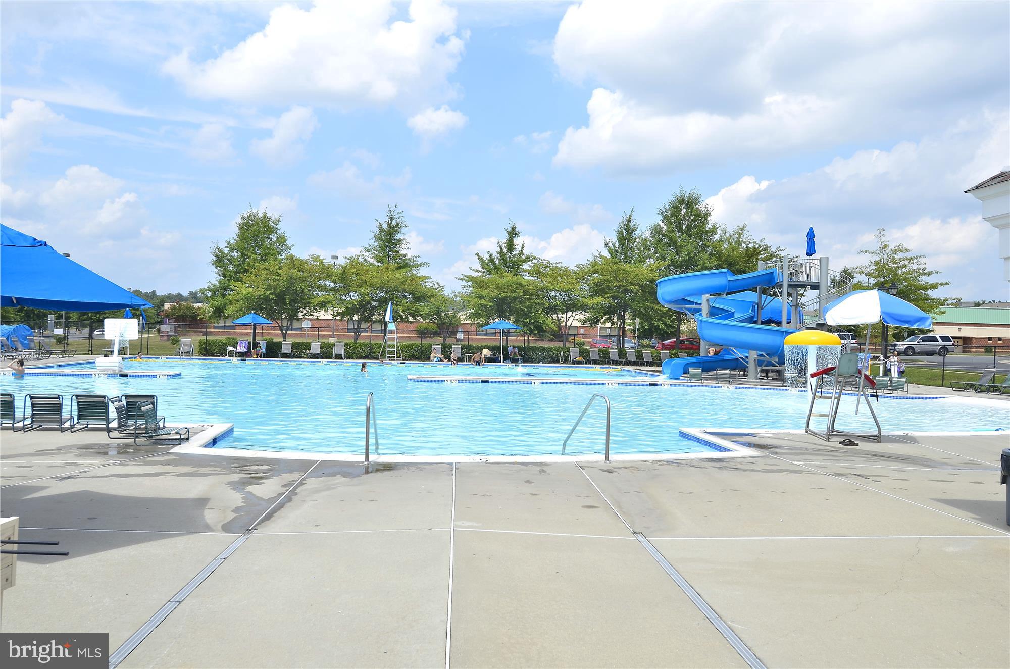 LAKESIDE AT SOUTH RIDING - Residential