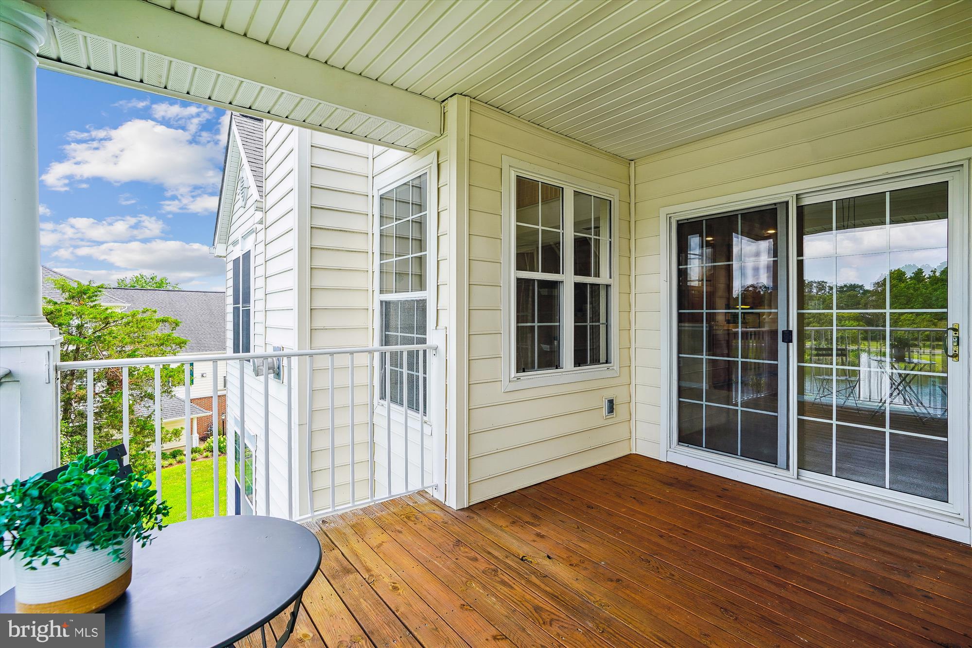 LAKESIDE AT SOUTH RIDING - Residential