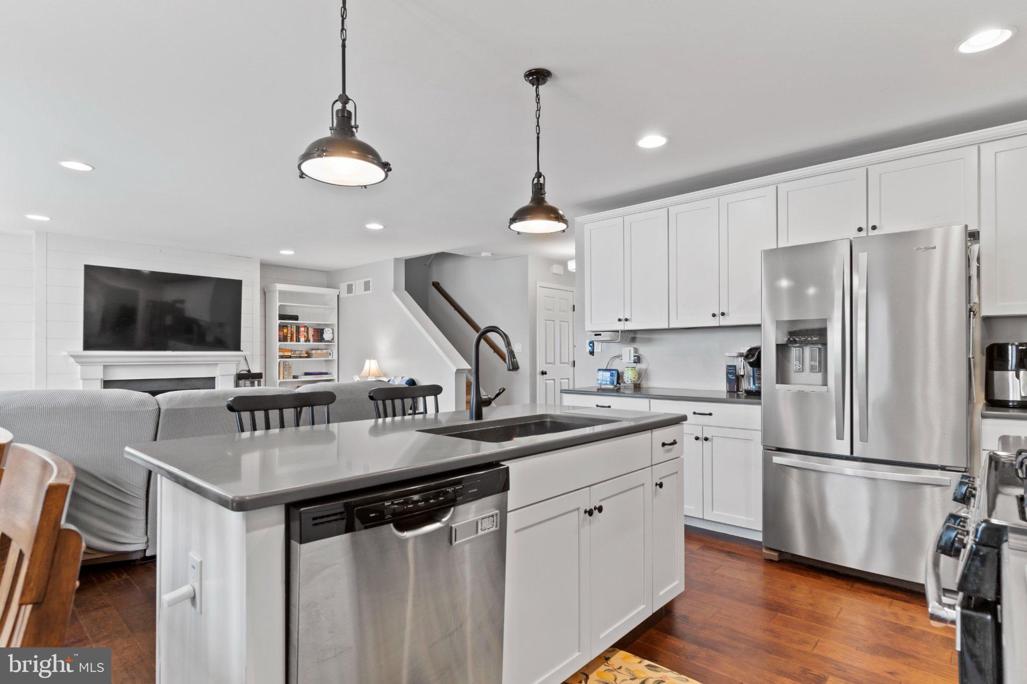 ROLLING MEADOWS - Residential