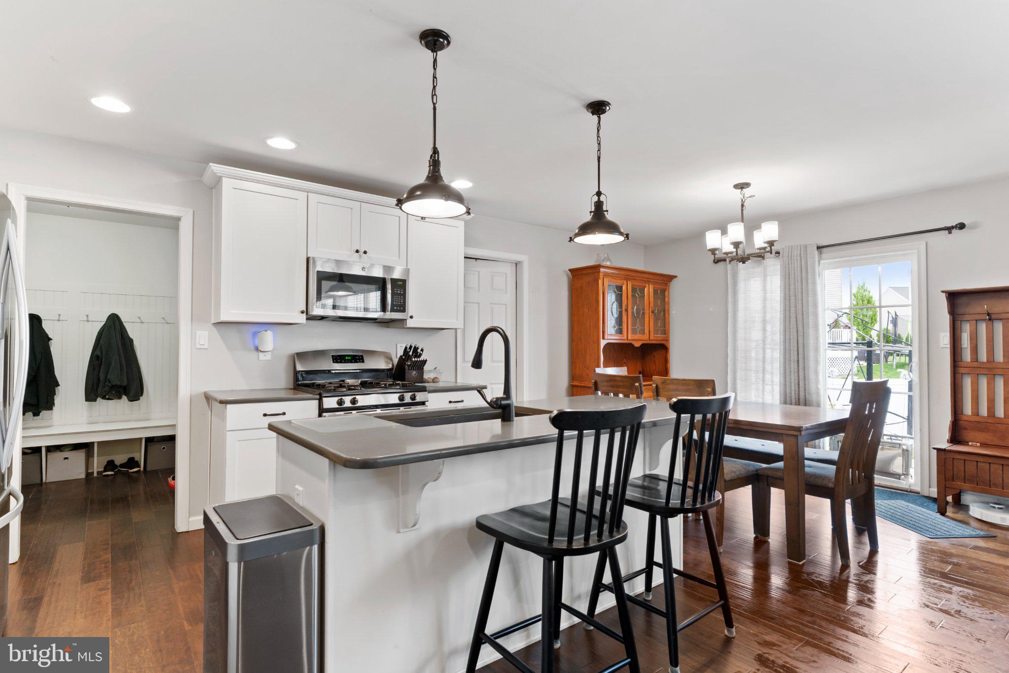 ROLLING MEADOWS - Residential