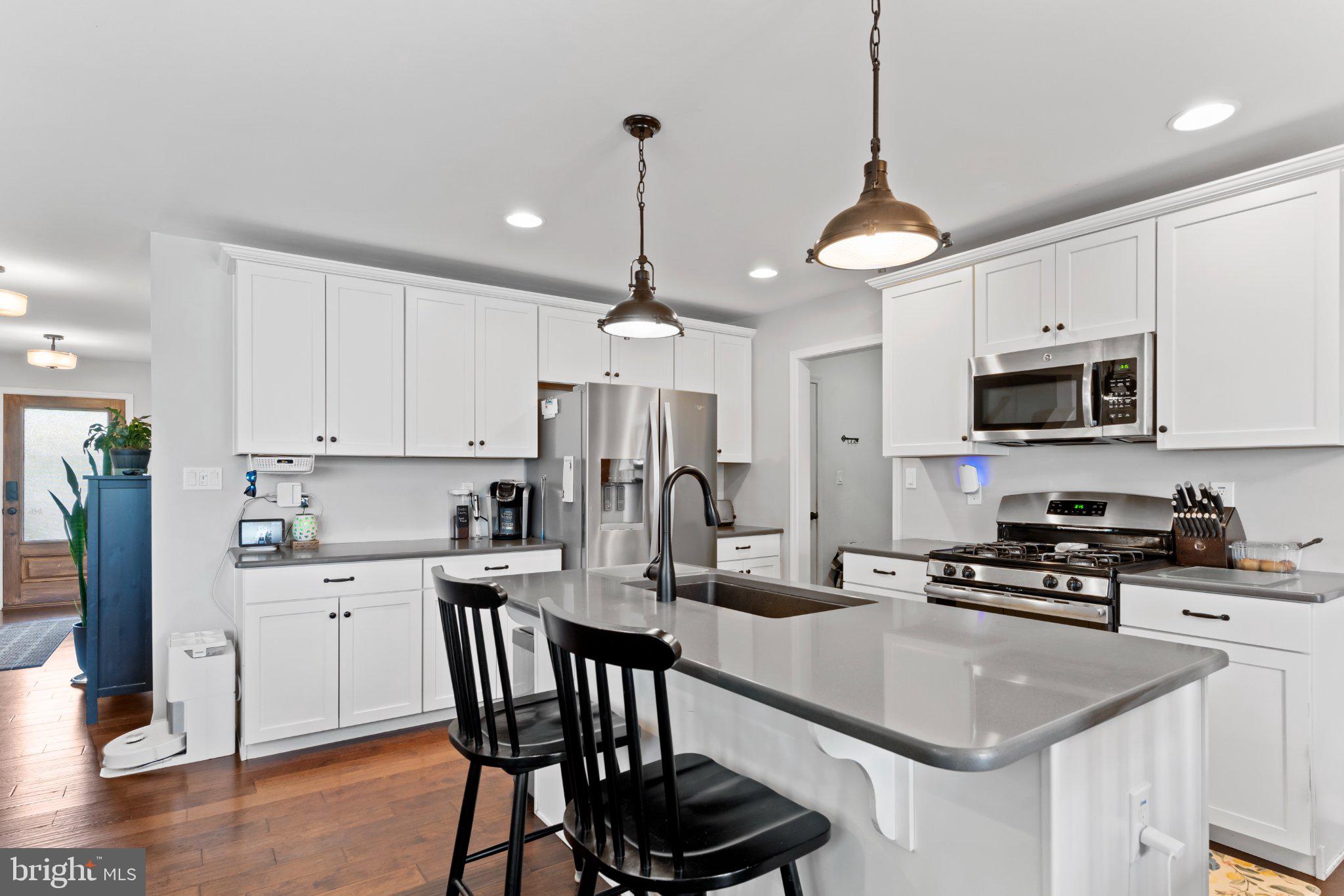 ROLLING MEADOWS - Residential