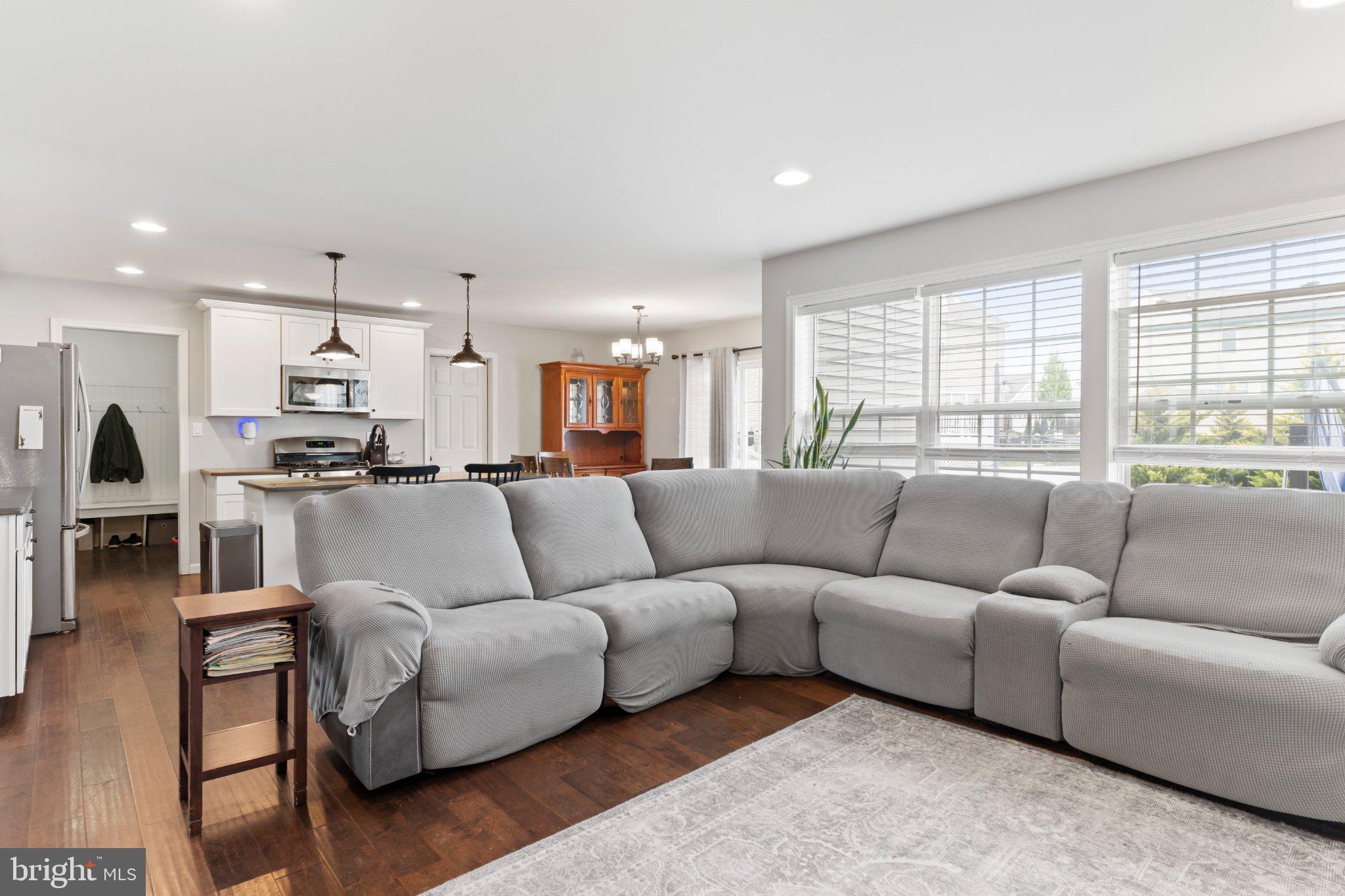 ROLLING MEADOWS - Residential