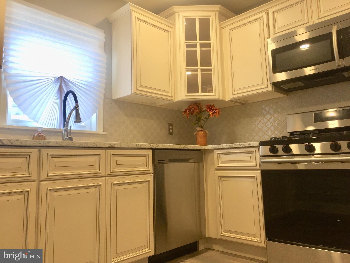 PORT RICHMOND - Residential