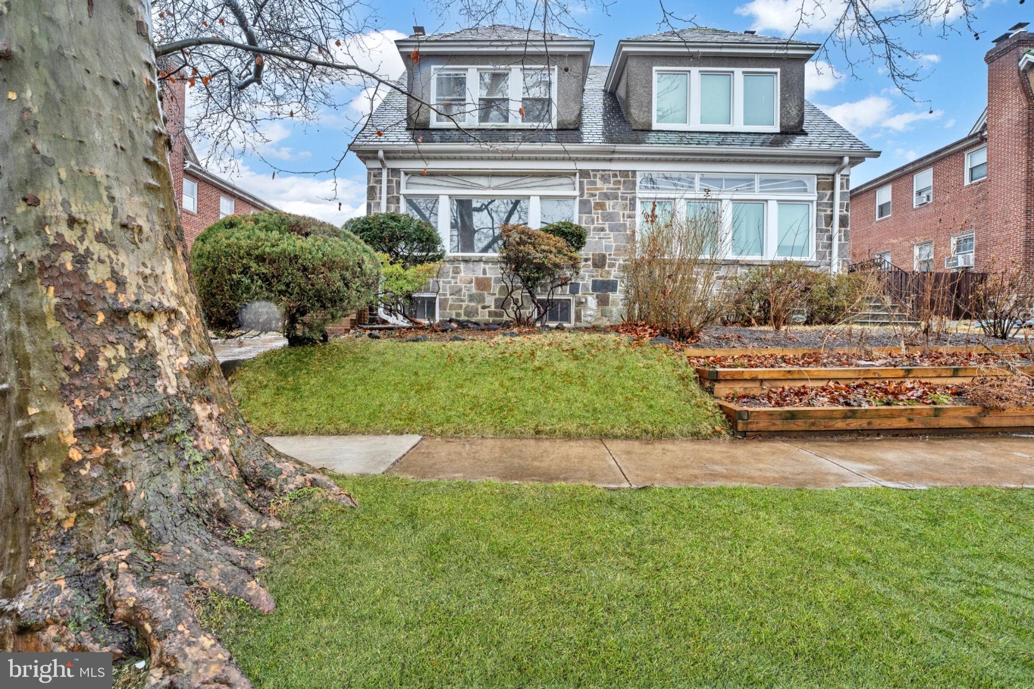 2219 CHESTERFIELD AVENUE