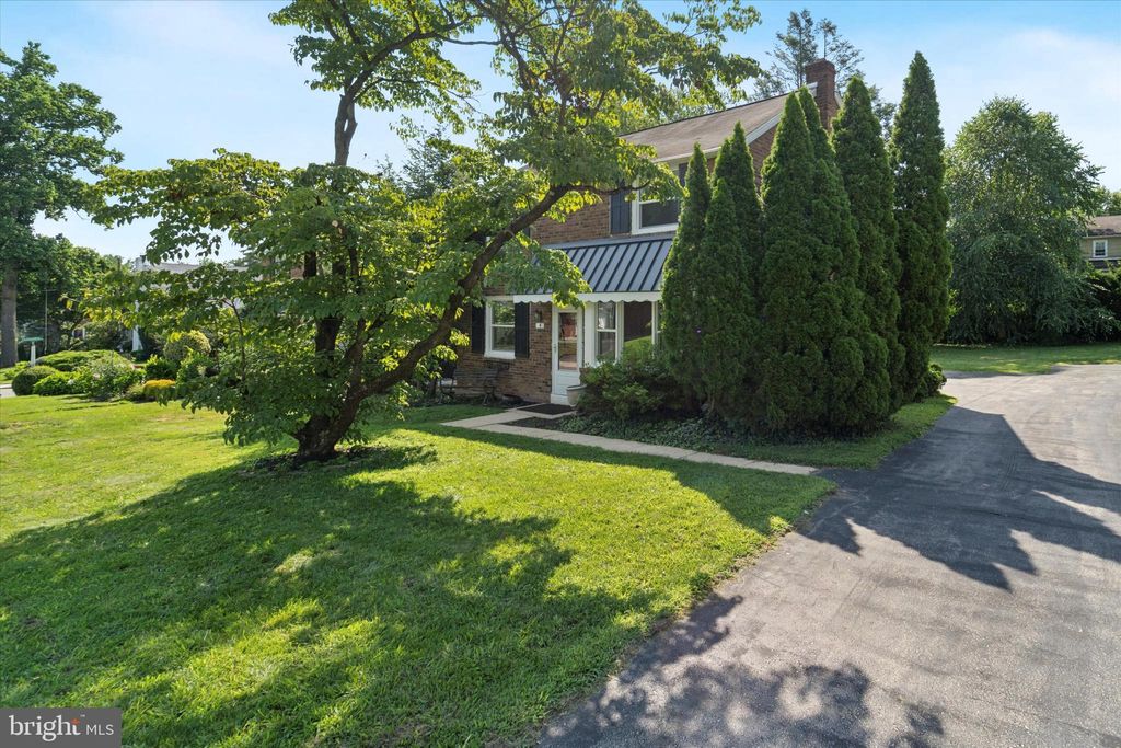 Photo of 4 Bennington Road, HAVERTOWN, PA 19083 (MLS # PADE2102100)