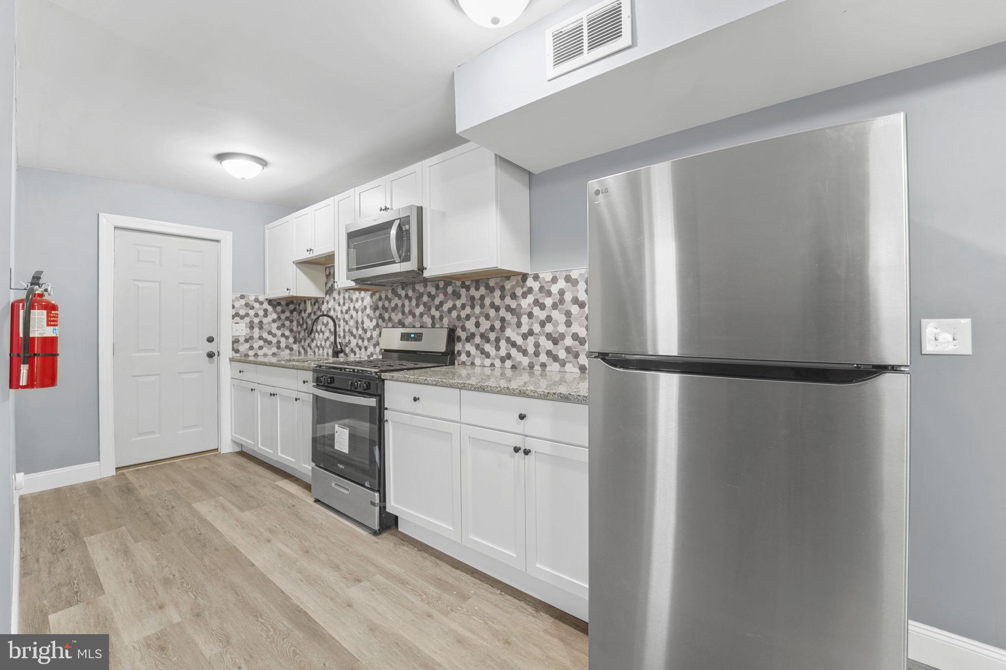 LAUREL LAKES - Residential