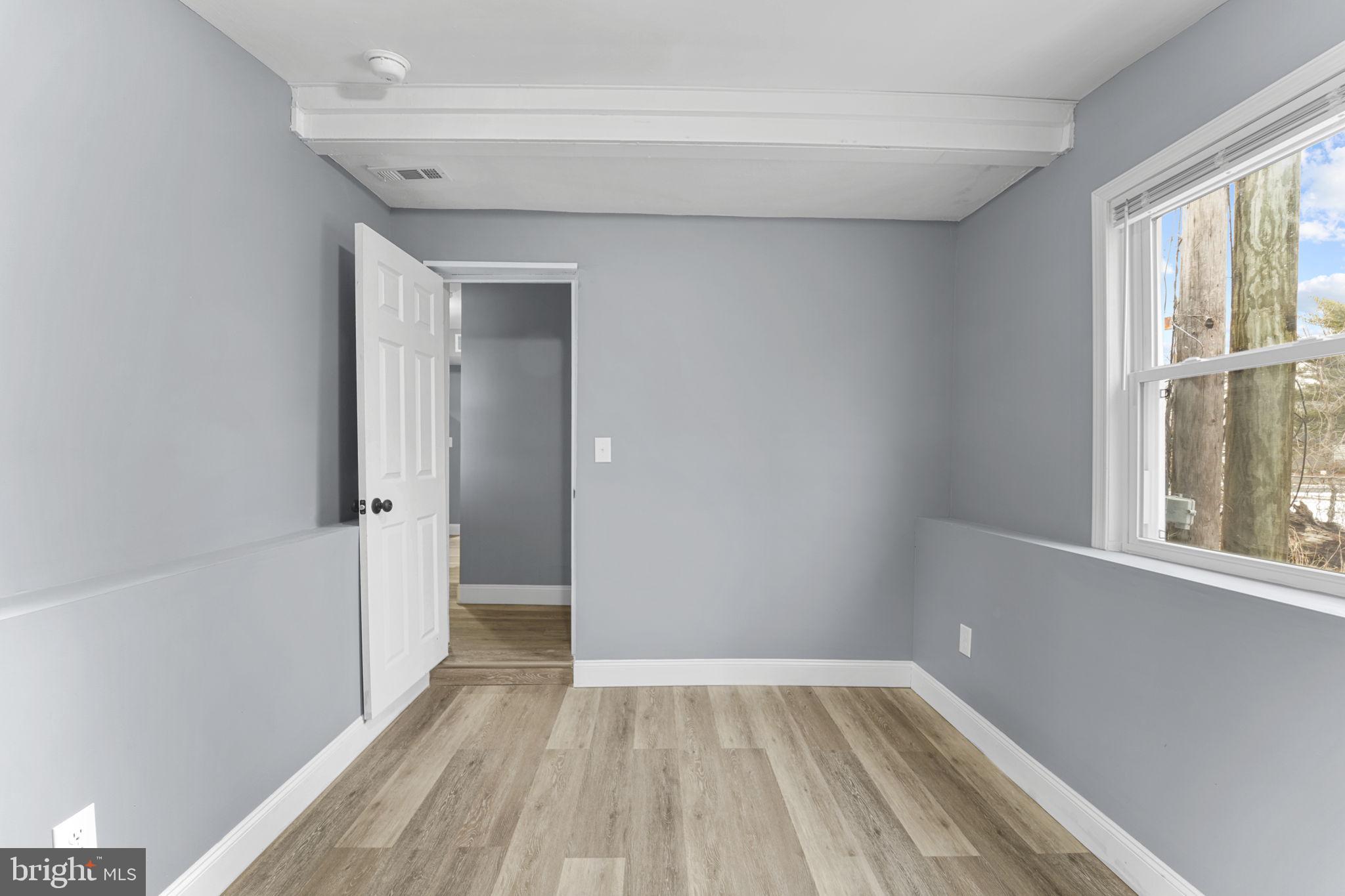 LAUREL LAKES - Residential