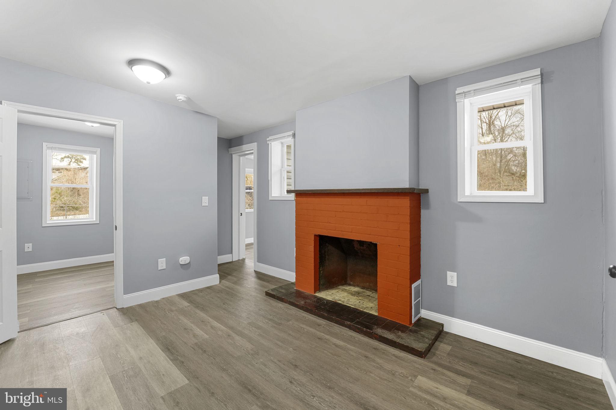 LAUREL LAKES - Residential