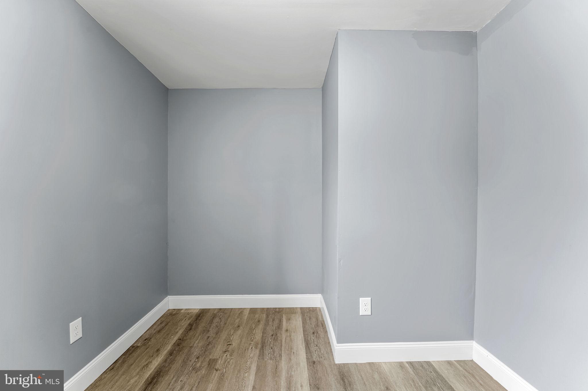 LAUREL LAKES - Residential