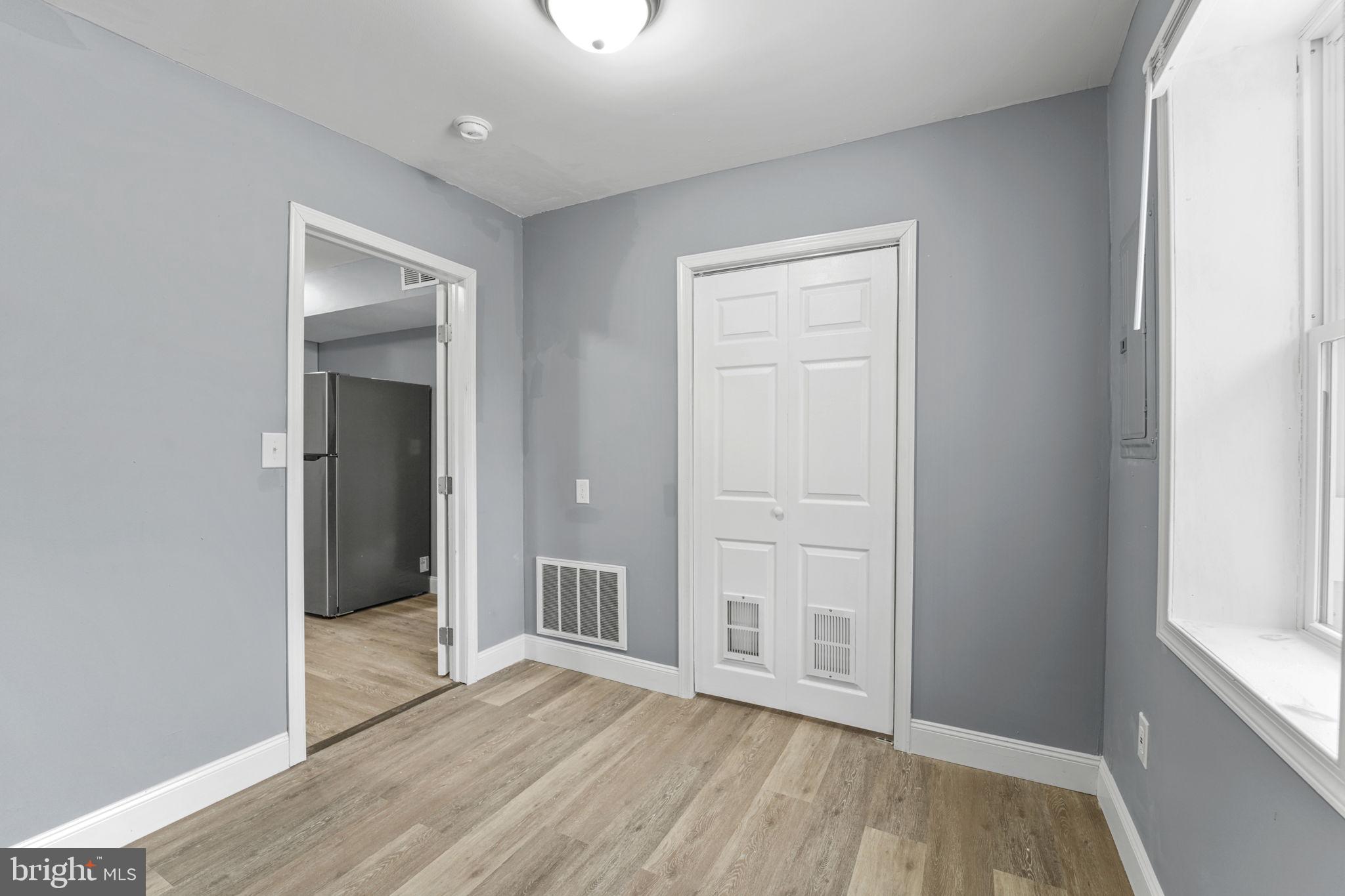 LAUREL LAKES - Residential