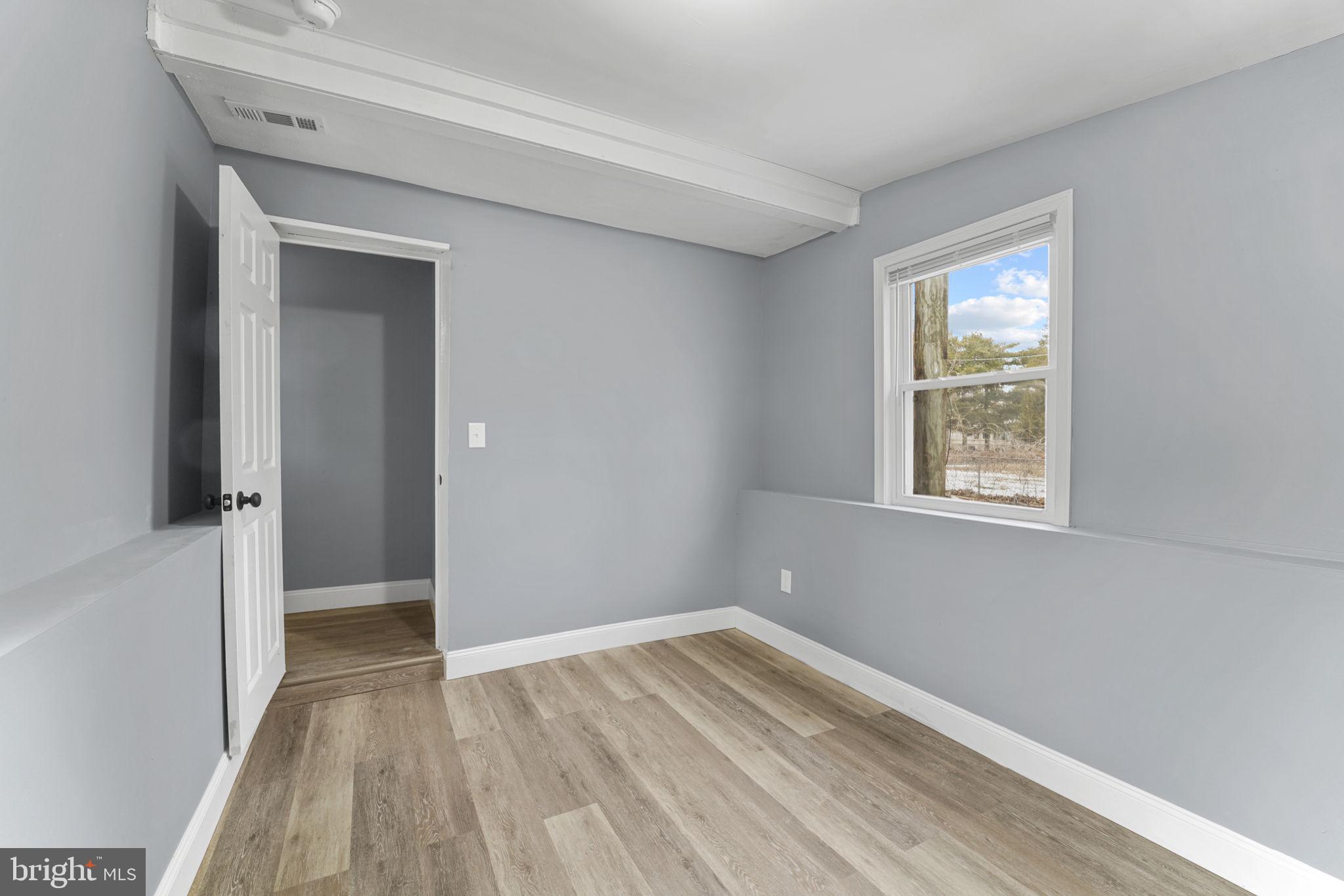 LAUREL LAKES - Residential