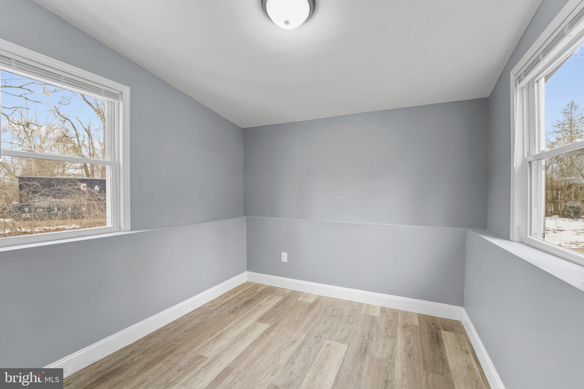 LAUREL LAKES - Residential