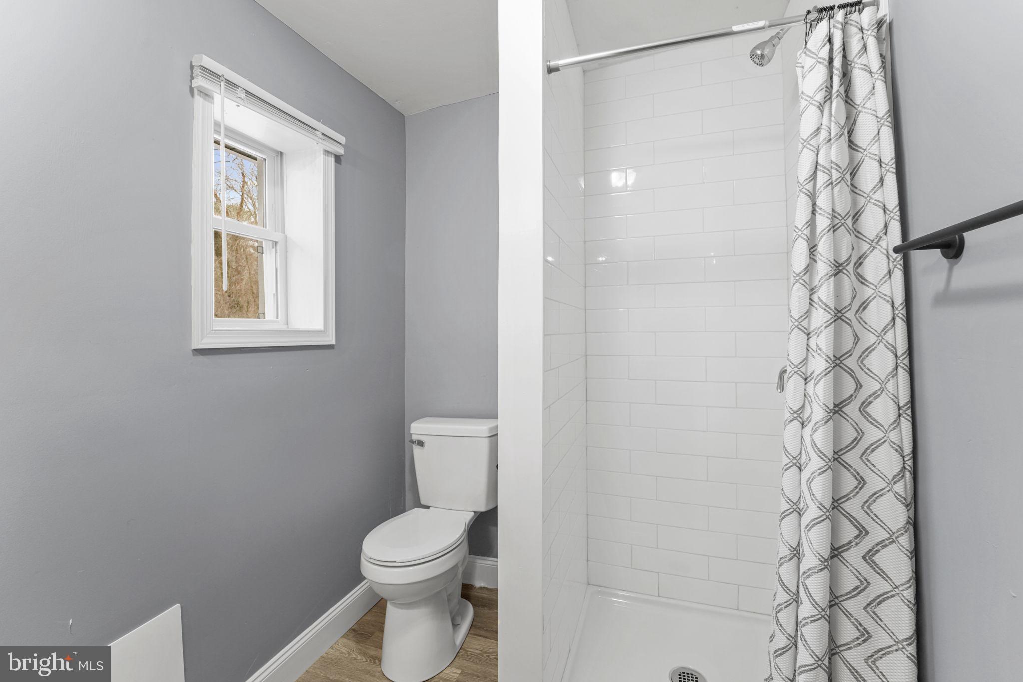 LAUREL LAKES - Residential