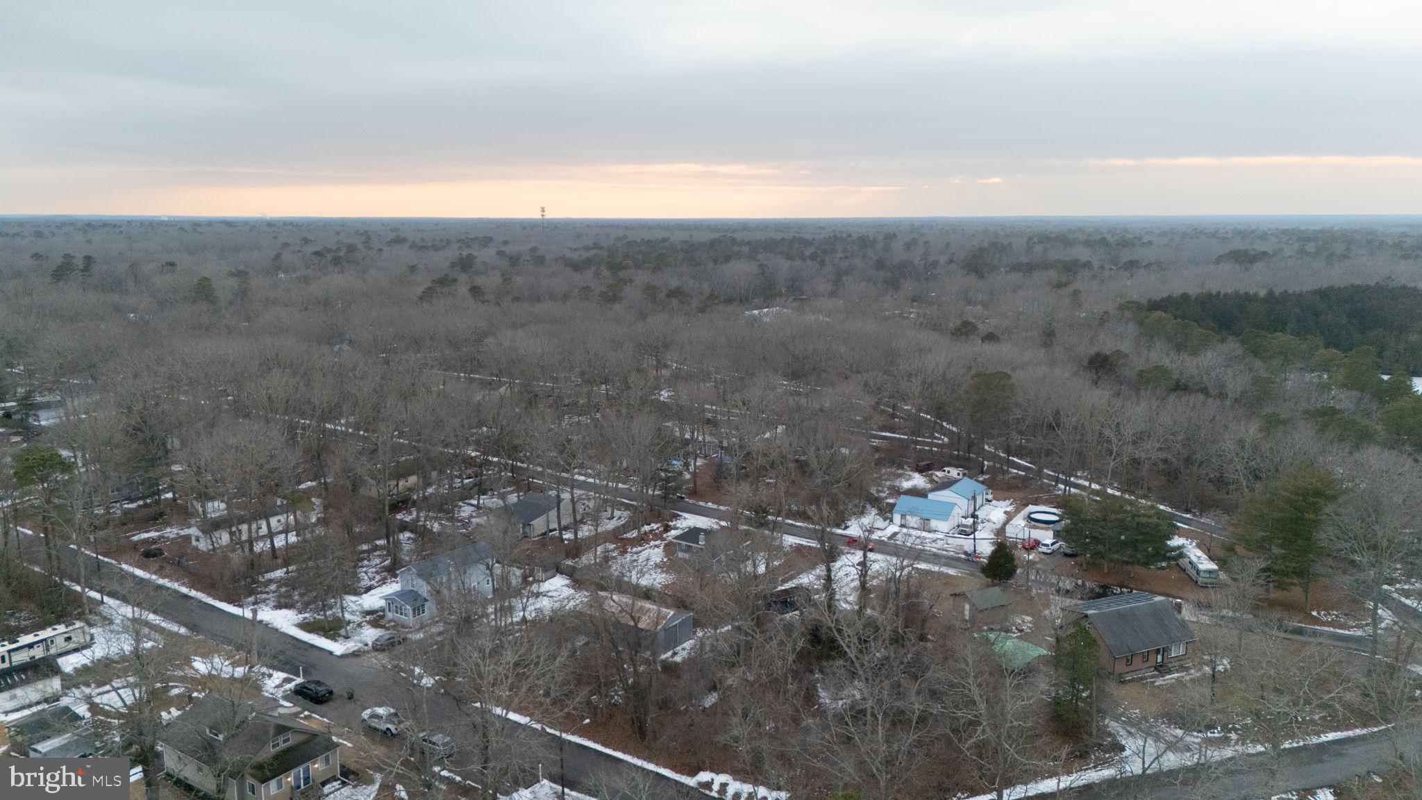 LAUREL LAKES - Residential