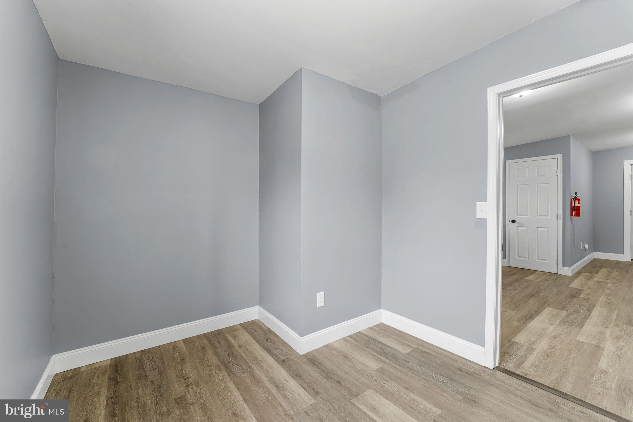 LAUREL LAKES - Residential