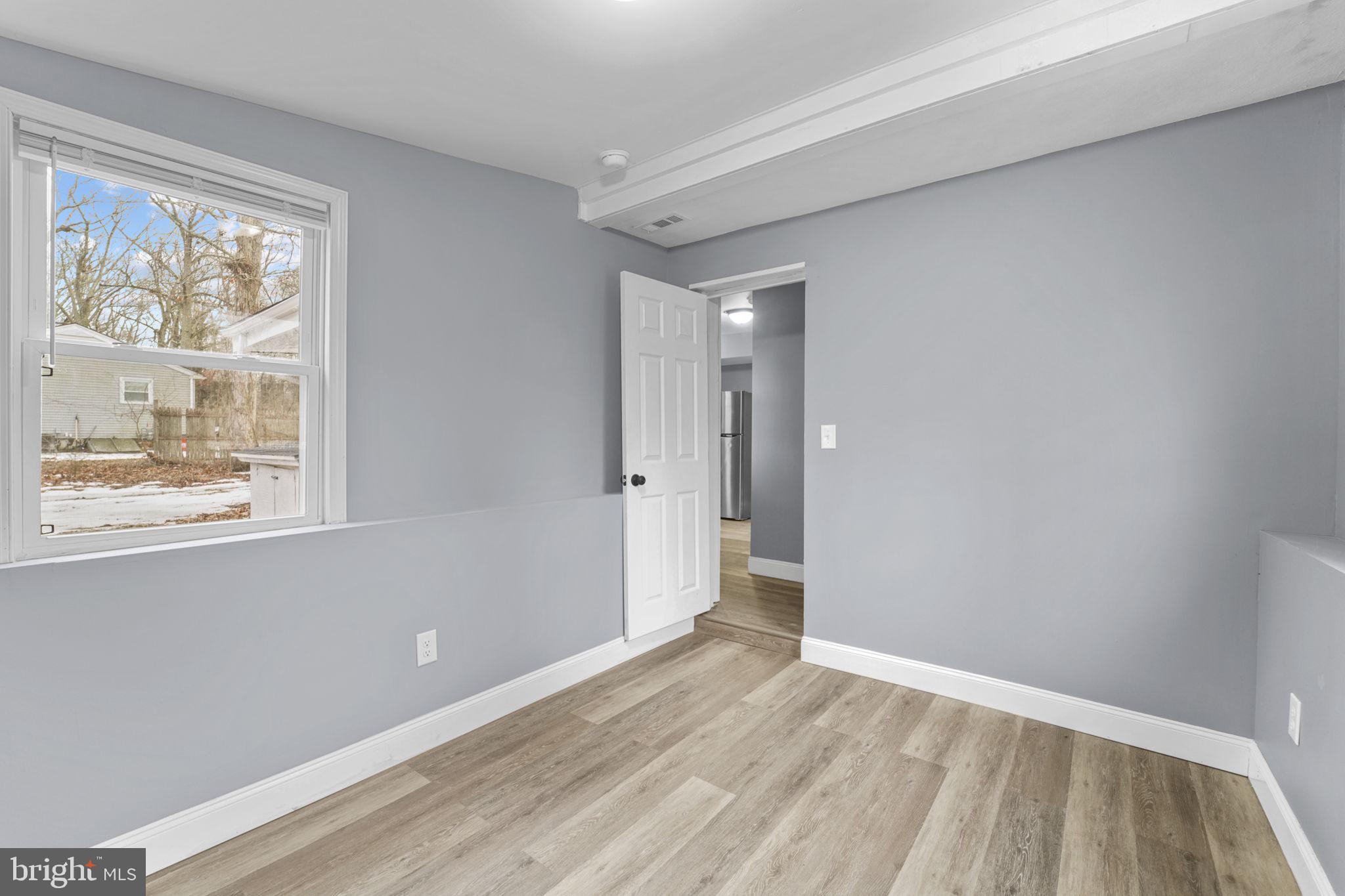 LAUREL LAKES - Residential