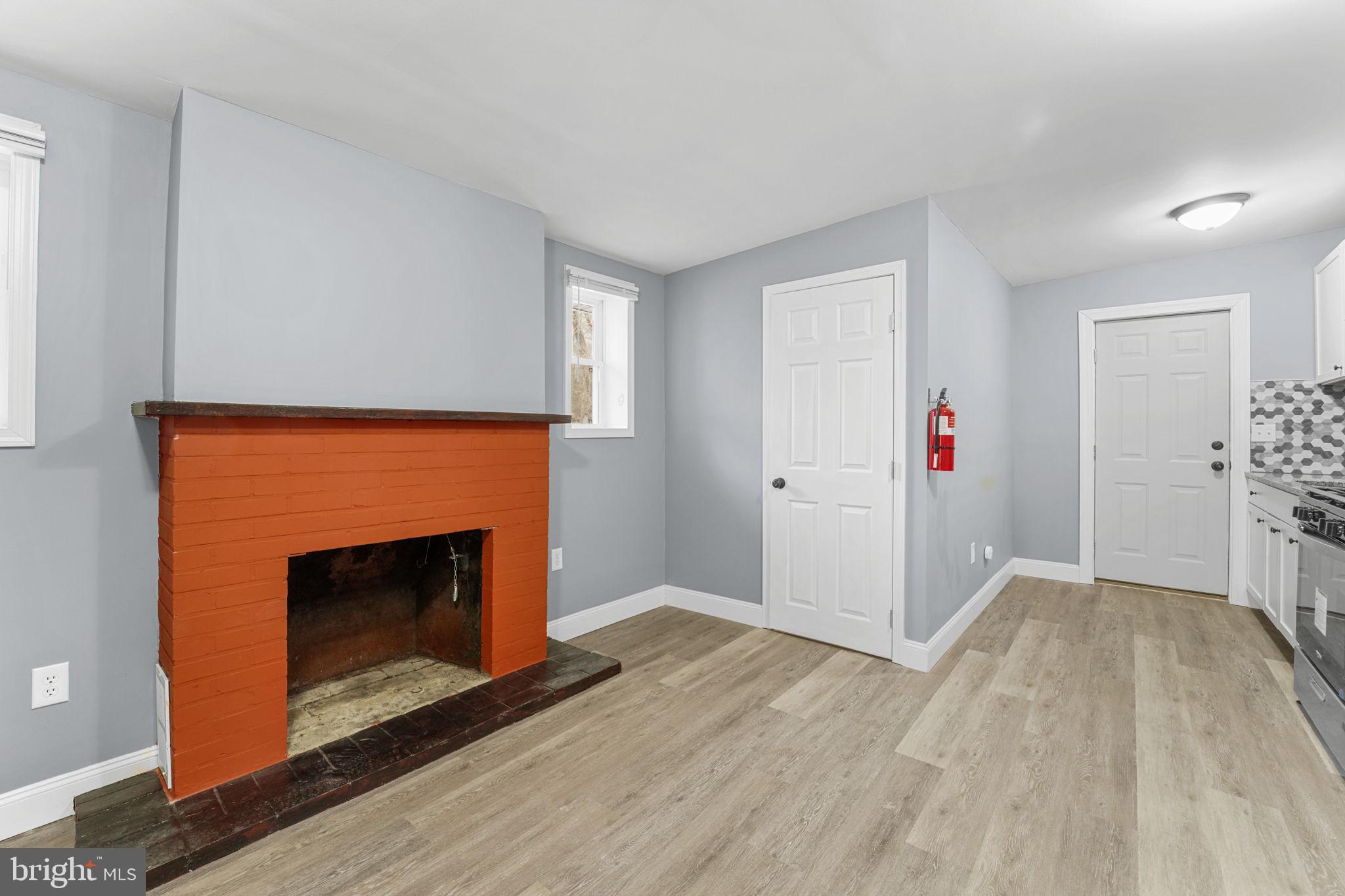 LAUREL LAKES - Residential